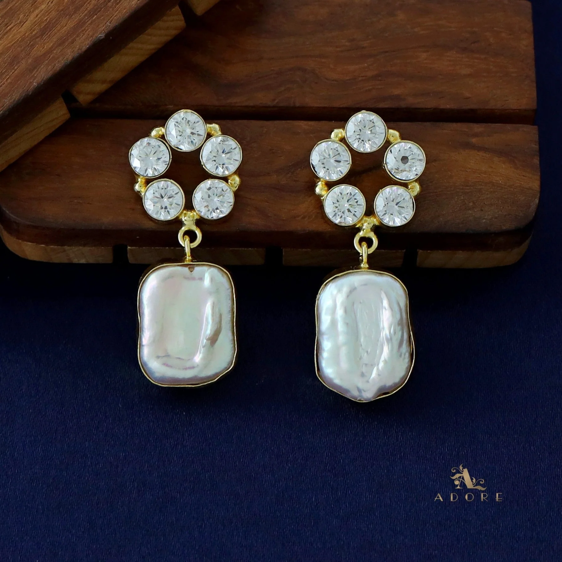 Aveline Glossy Flower Baroque Earring - Image 2