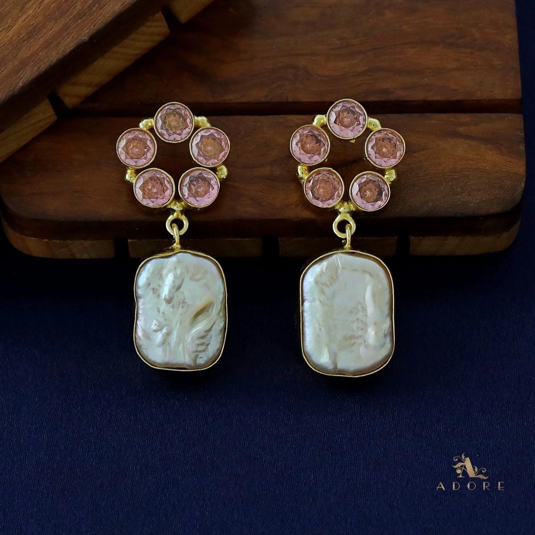 Aveline Glossy Flower Baroque Earring - Image 4