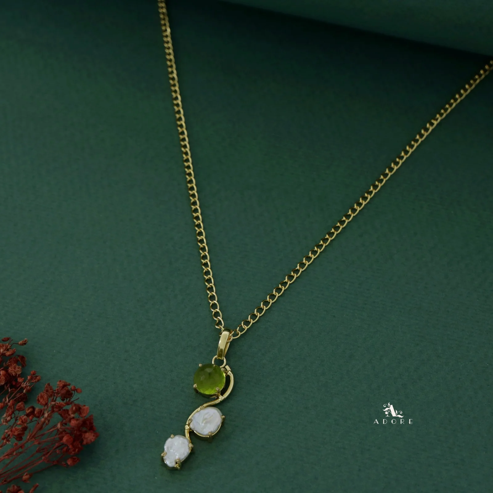 Avni Glossy Baroque Claw Neckpiece - Image 3