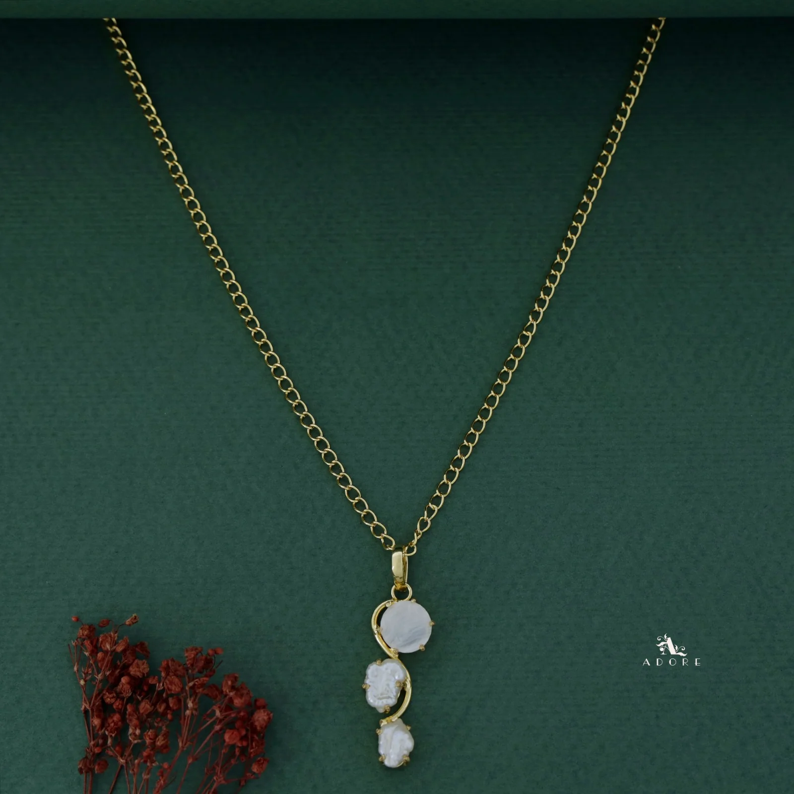 Avni Glossy Baroque Claw Neckpiece - Image 4