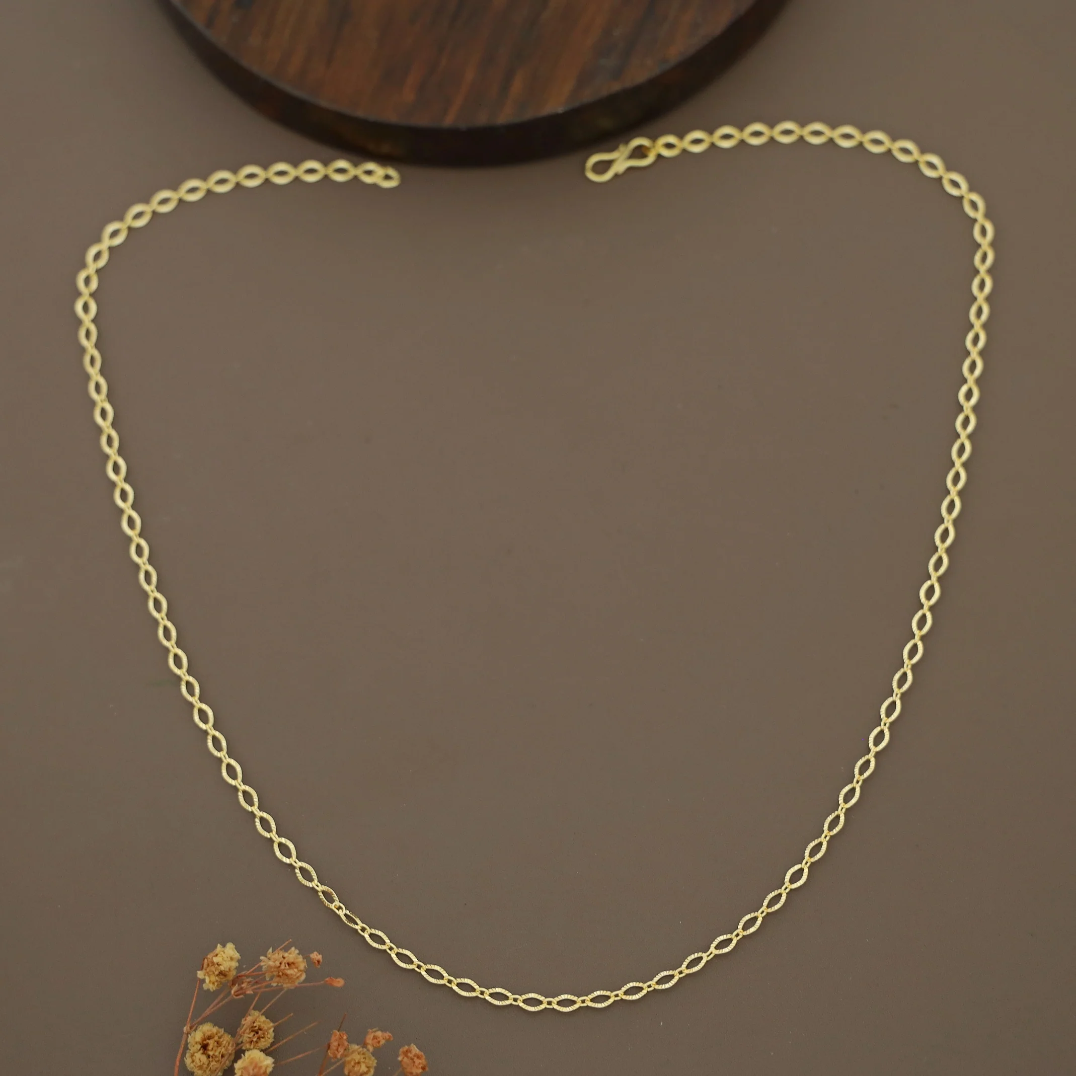 Avni Golden Simple Chain Neckpiece - Image 4