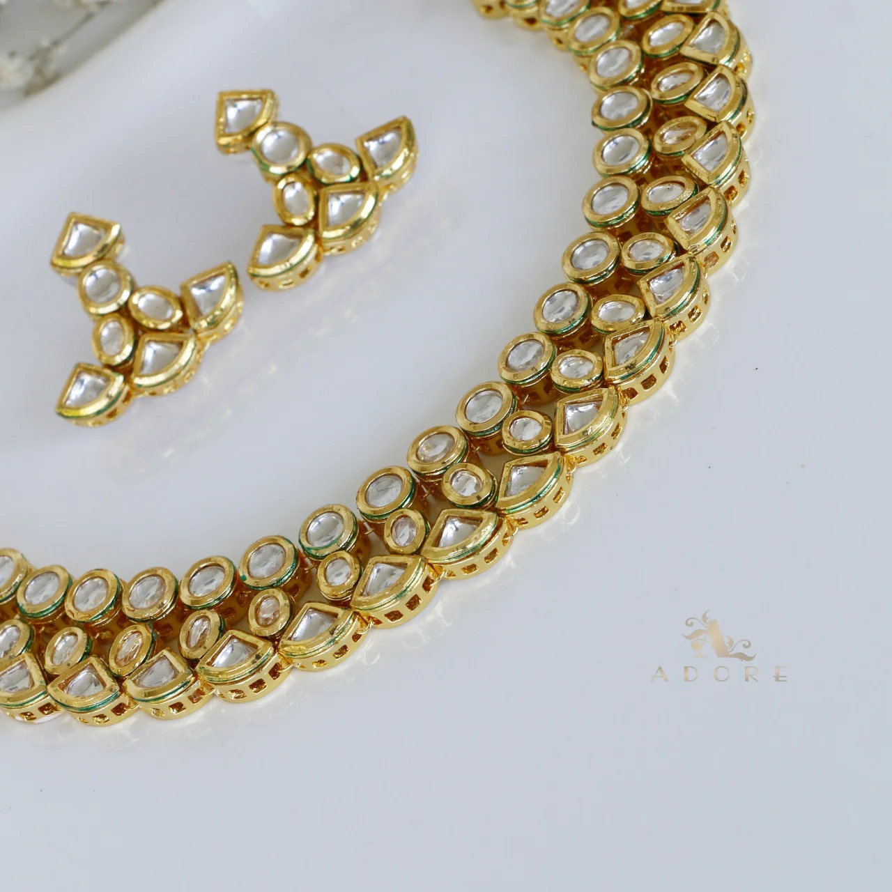 Ayani Kundan Neckpiece With Earring - Image 3