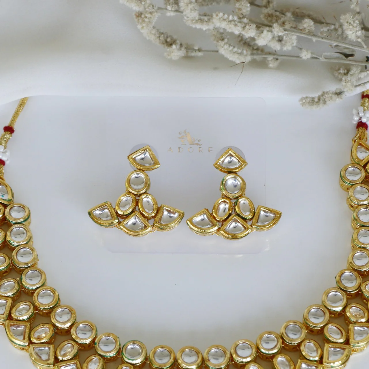 Ayani Kundan Neckpiece With Earring - Image 4