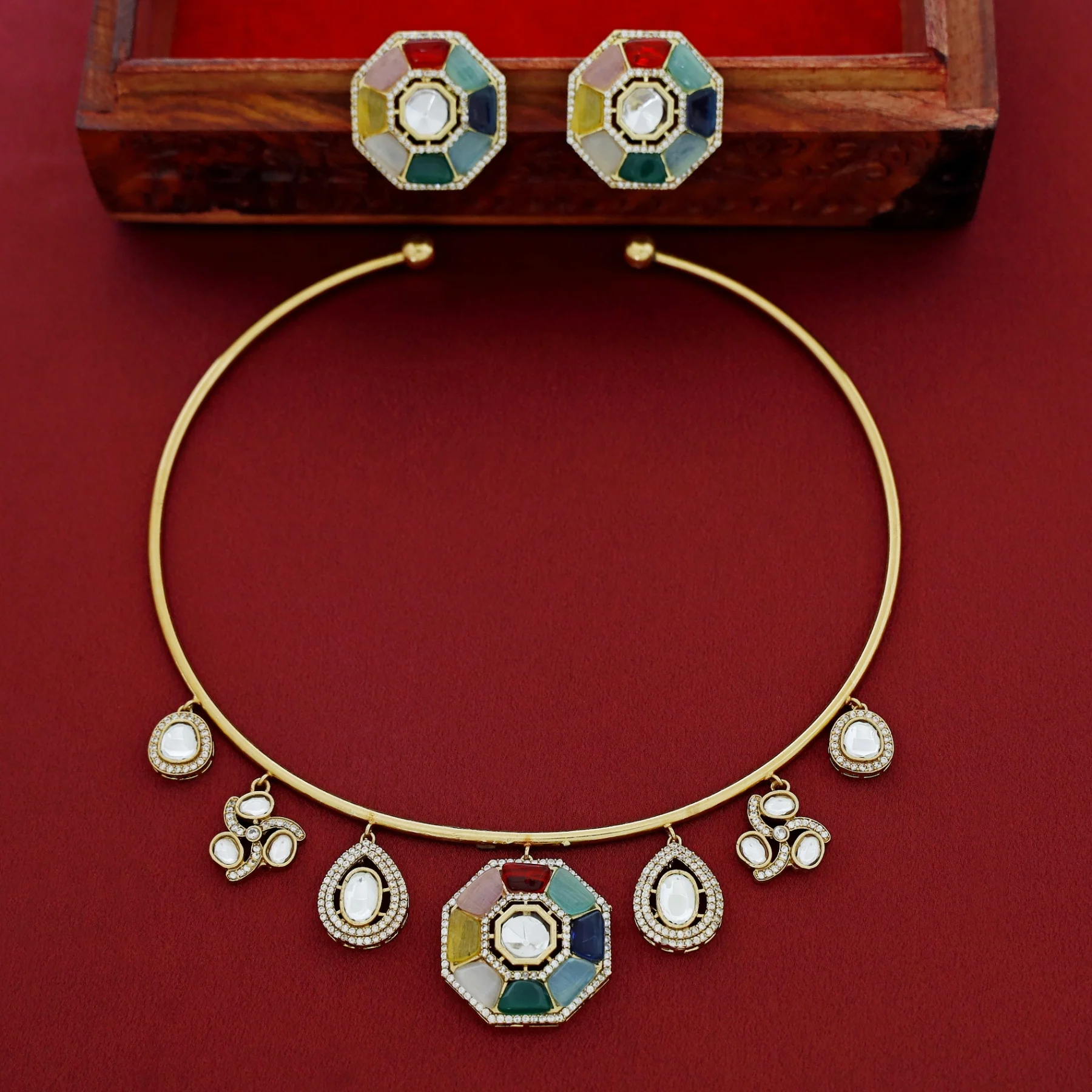 Azari Polki Kundan Neck Cuff With Stud - Image 2