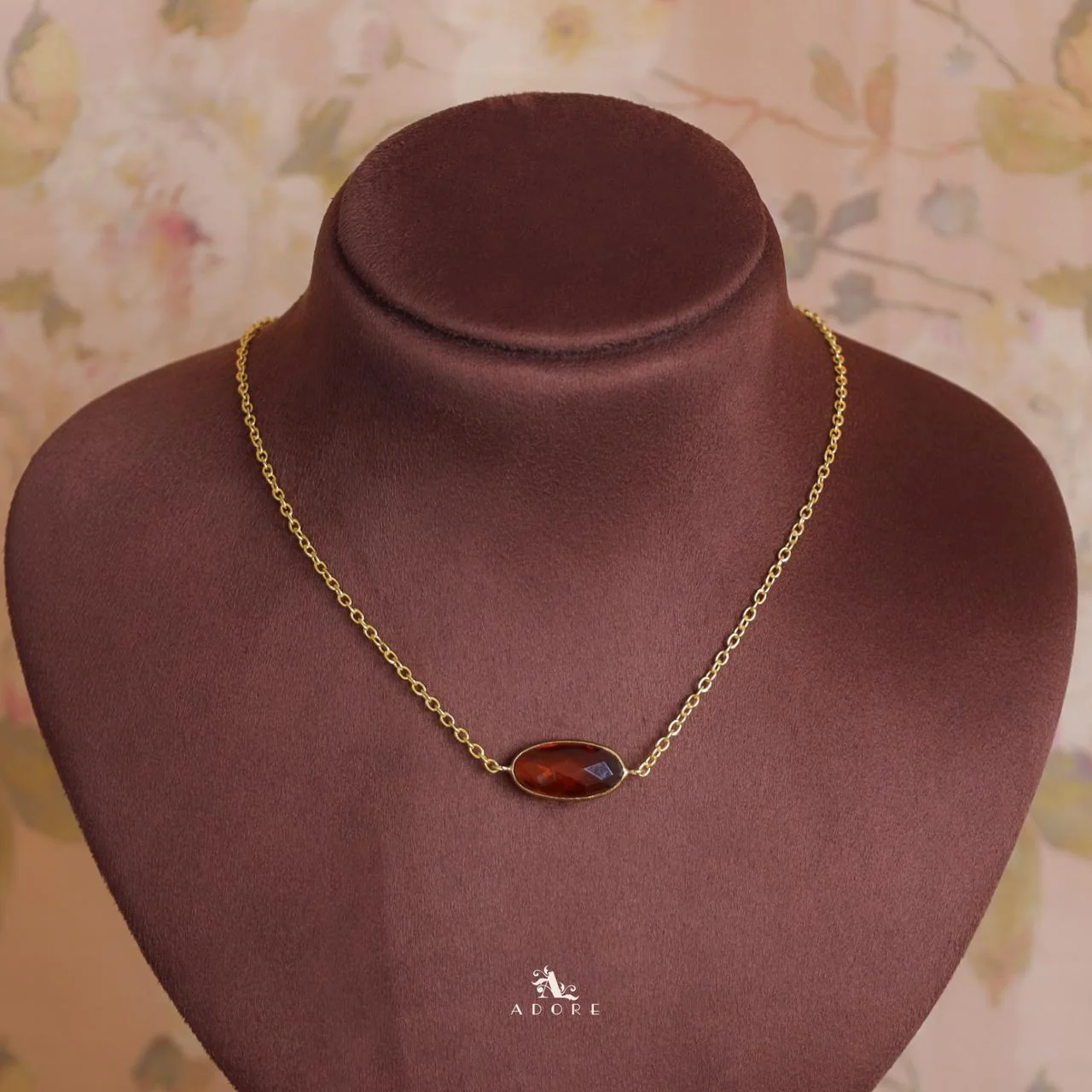 Azara Glossy Oval Short Neckpiece - Image 5