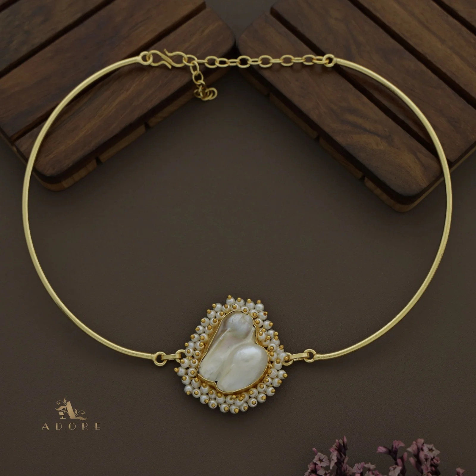 Baroque Cluster Pearl Golden Neck Cuff - Image 4