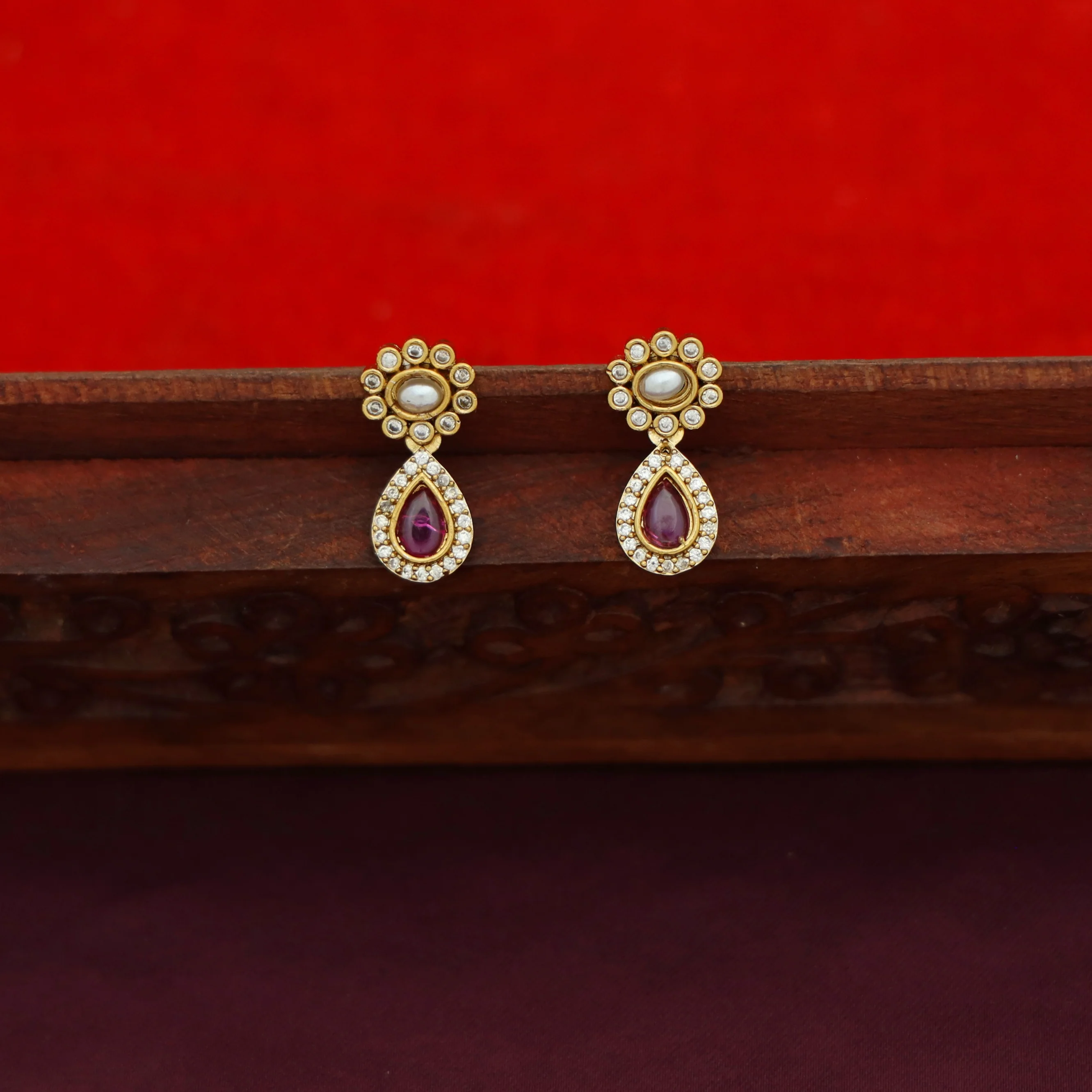 Navratna Multicolour Oval Stone Short Neckpiece With Earring - Image 5