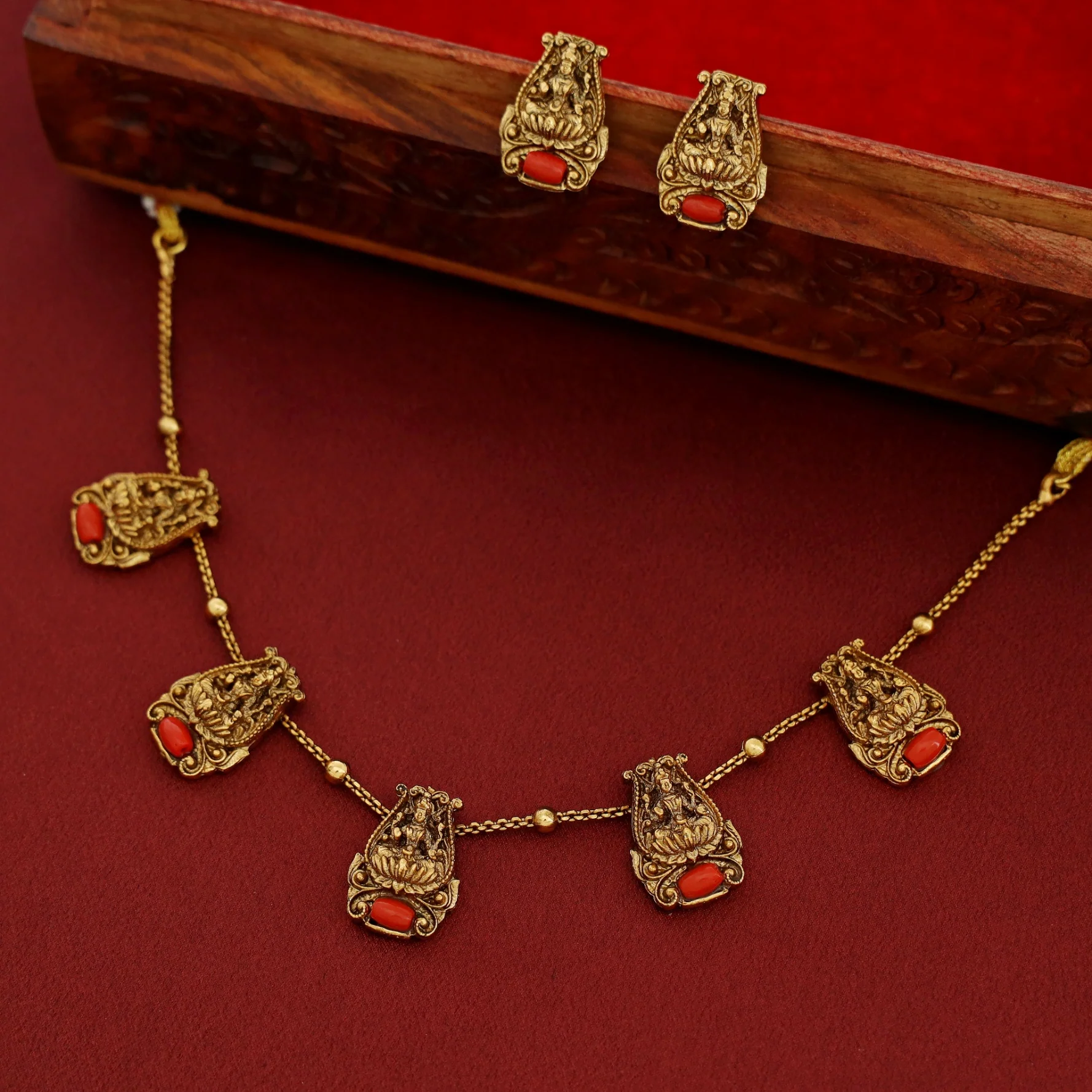 Bavanya Ashtalakshmi Bead Short Neckpiece With Earring - Image 2