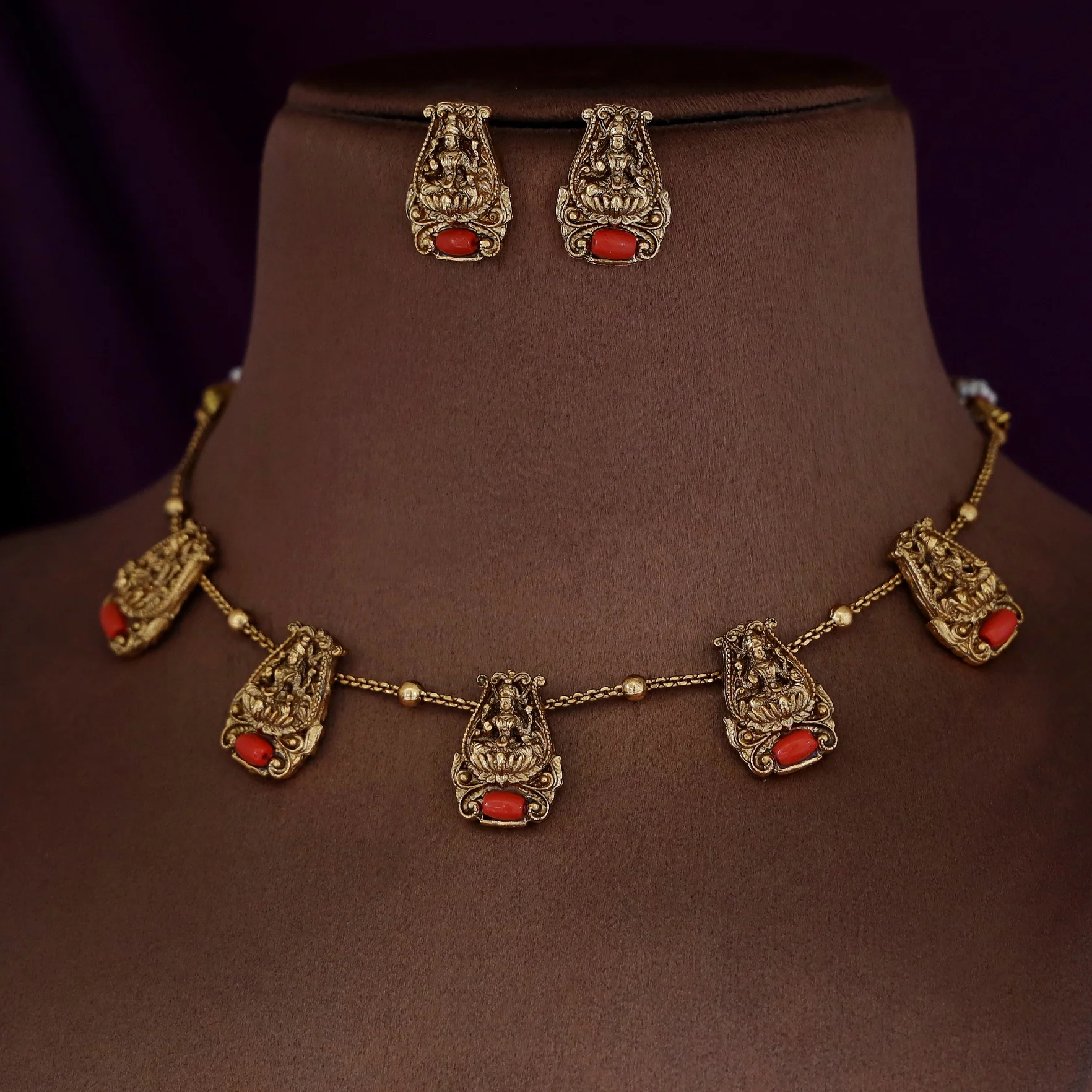 Bavanya Ashtalakshmi Bead Short Neckpiece With Earring - Image 4