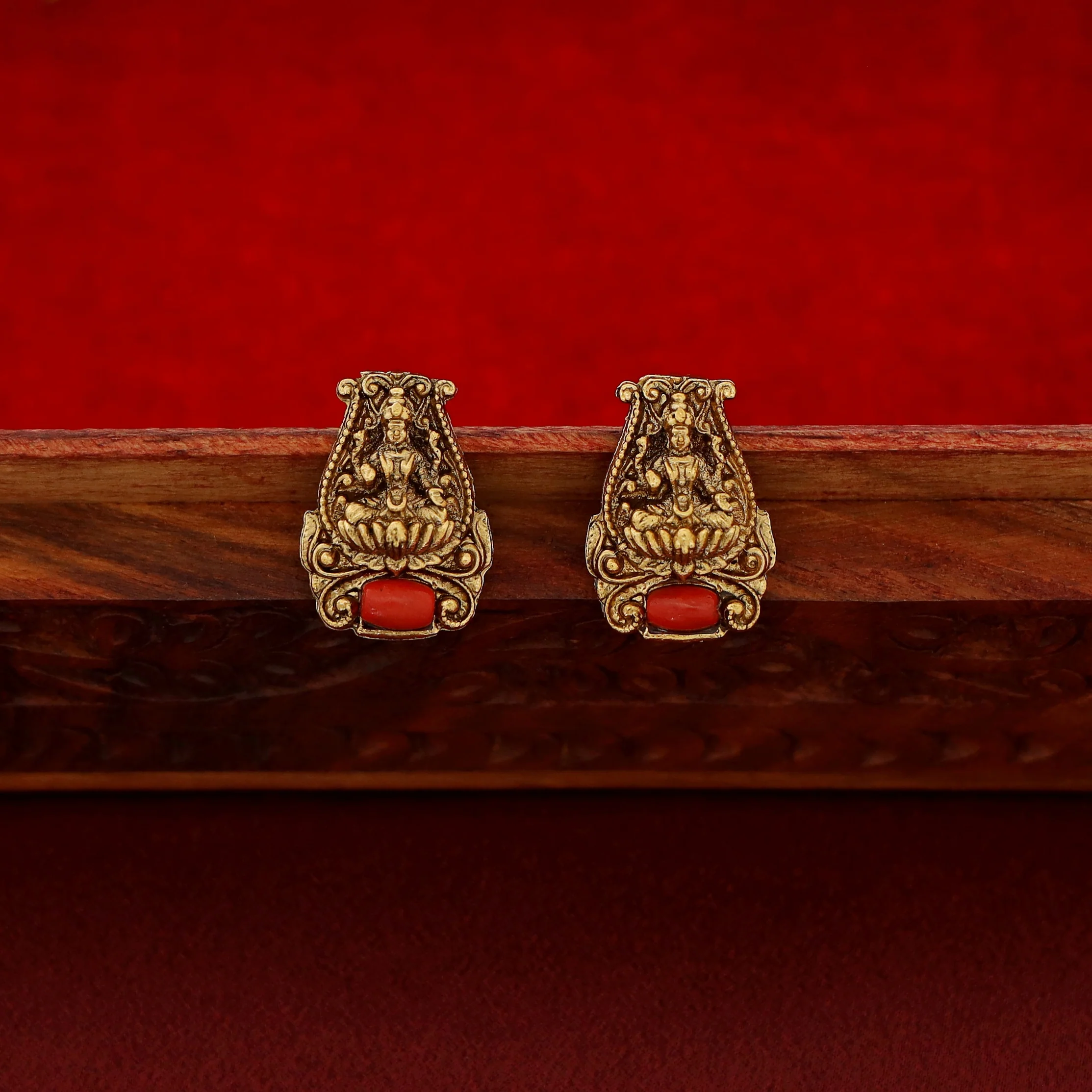 Bavanya Ashtalakshmi Bead Short Neckpiece With Earring - Image 6