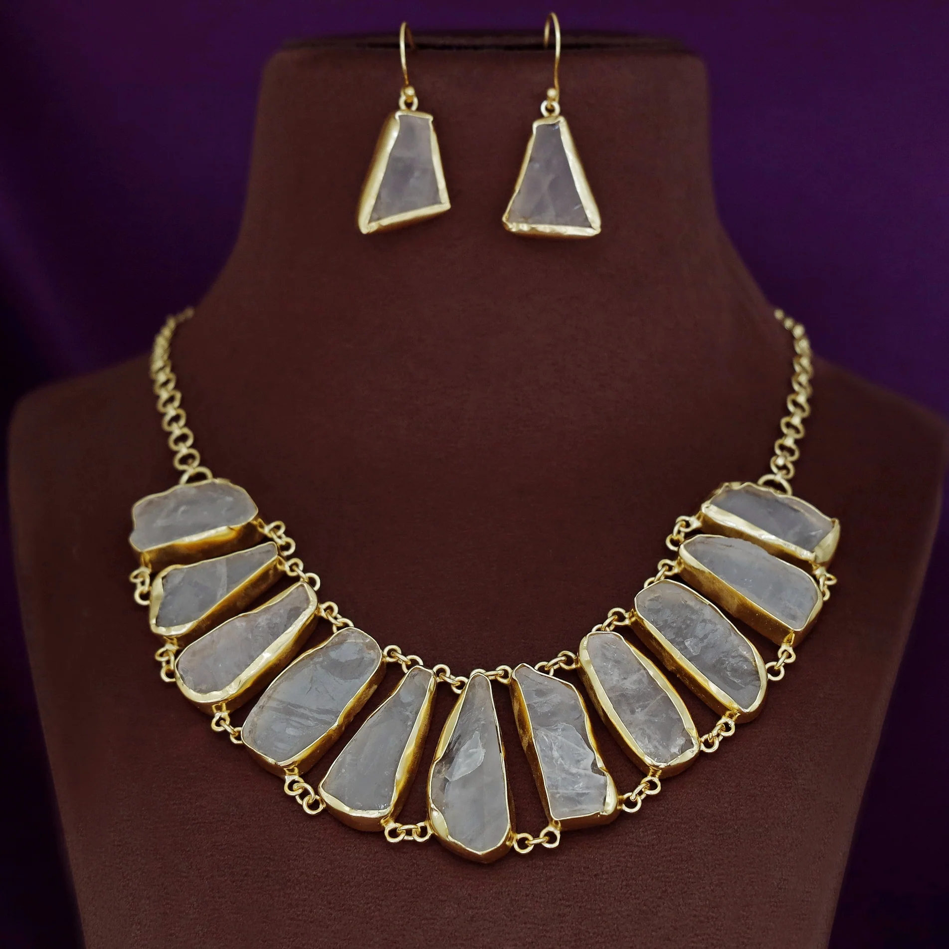 Bellavo Raw Stone Neckpiece With Earring - Image 3