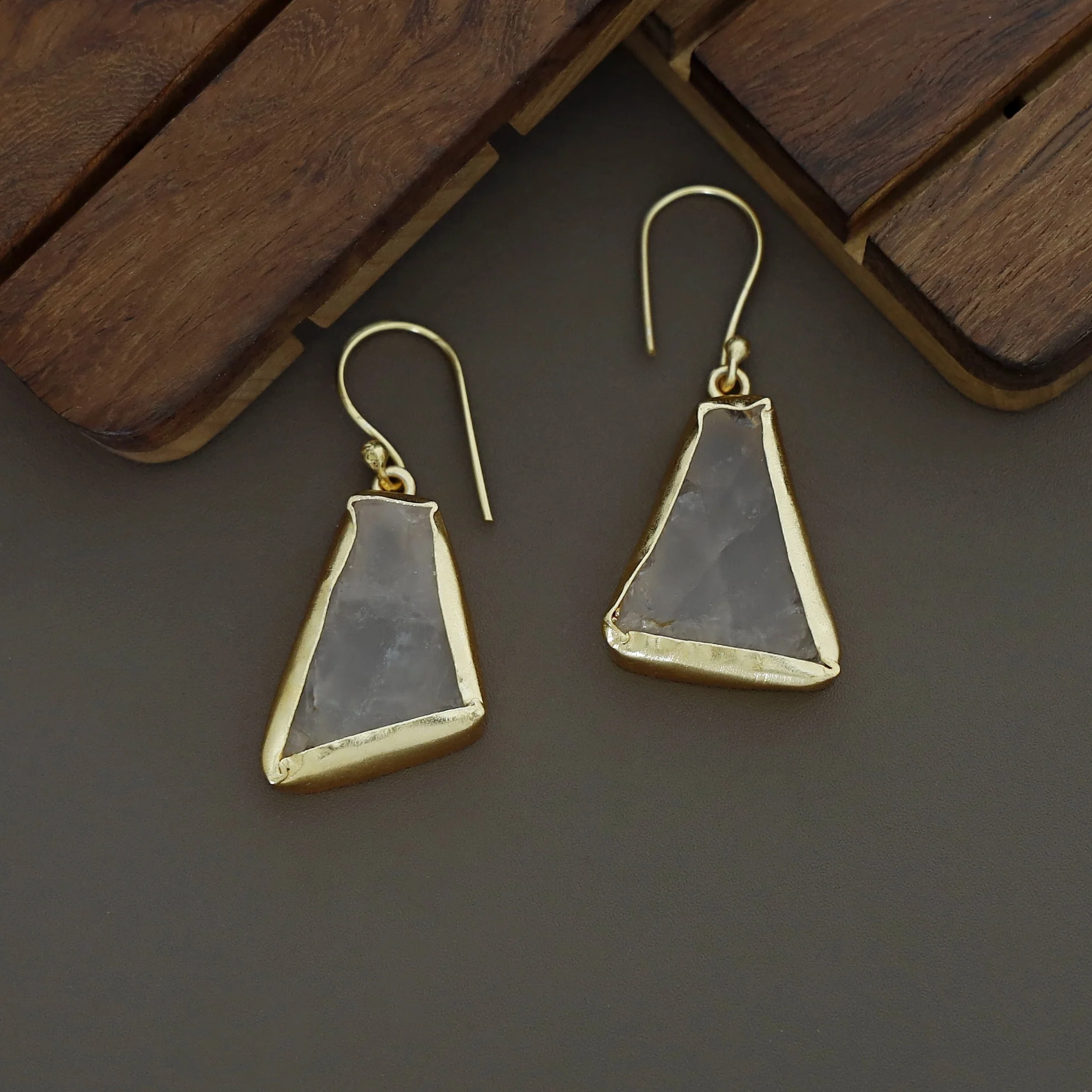 Bellavo Raw Stone Neckpiece With Earring - Image 5