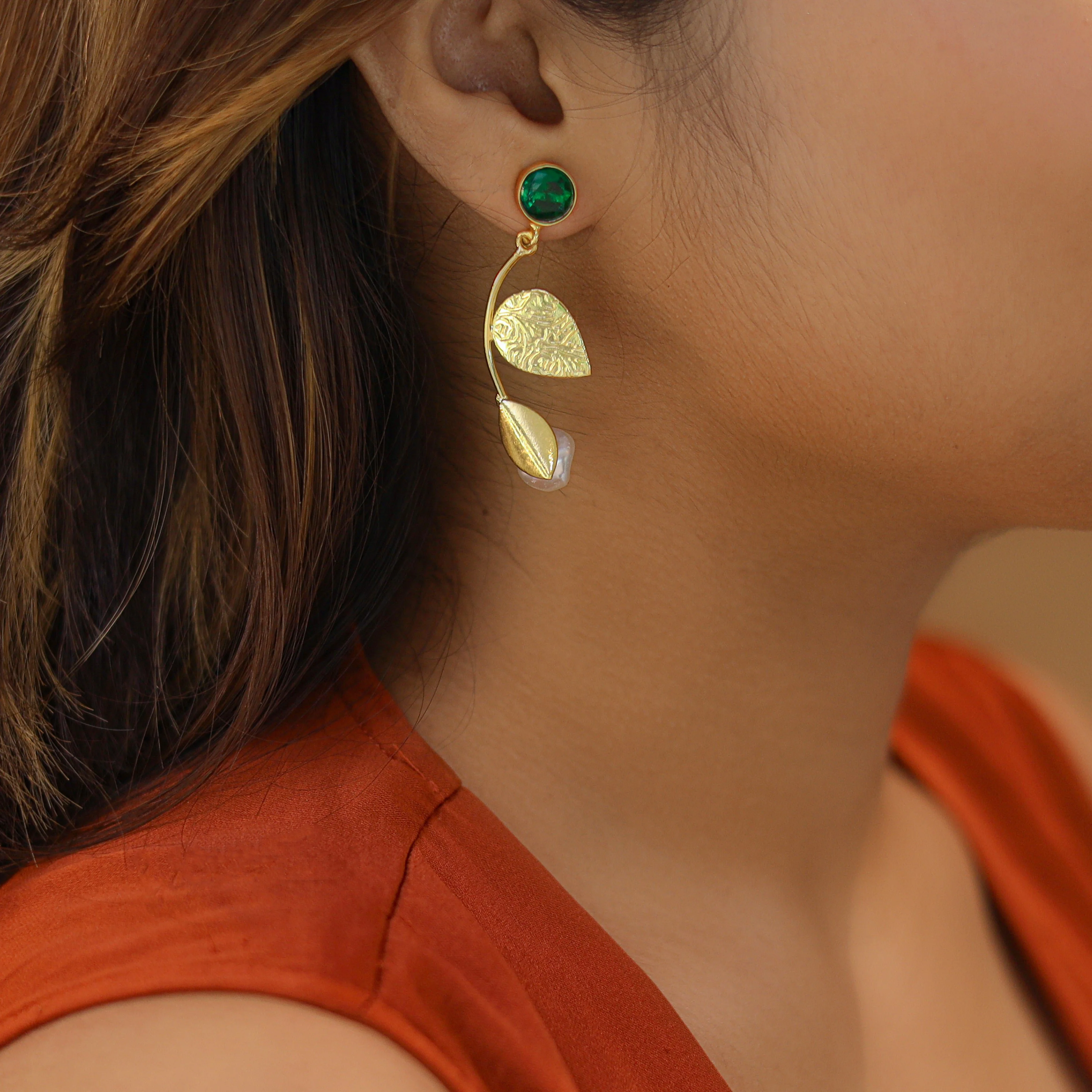 Belle Golden Dual Leaf Pearl Glossy Earring - Image 11