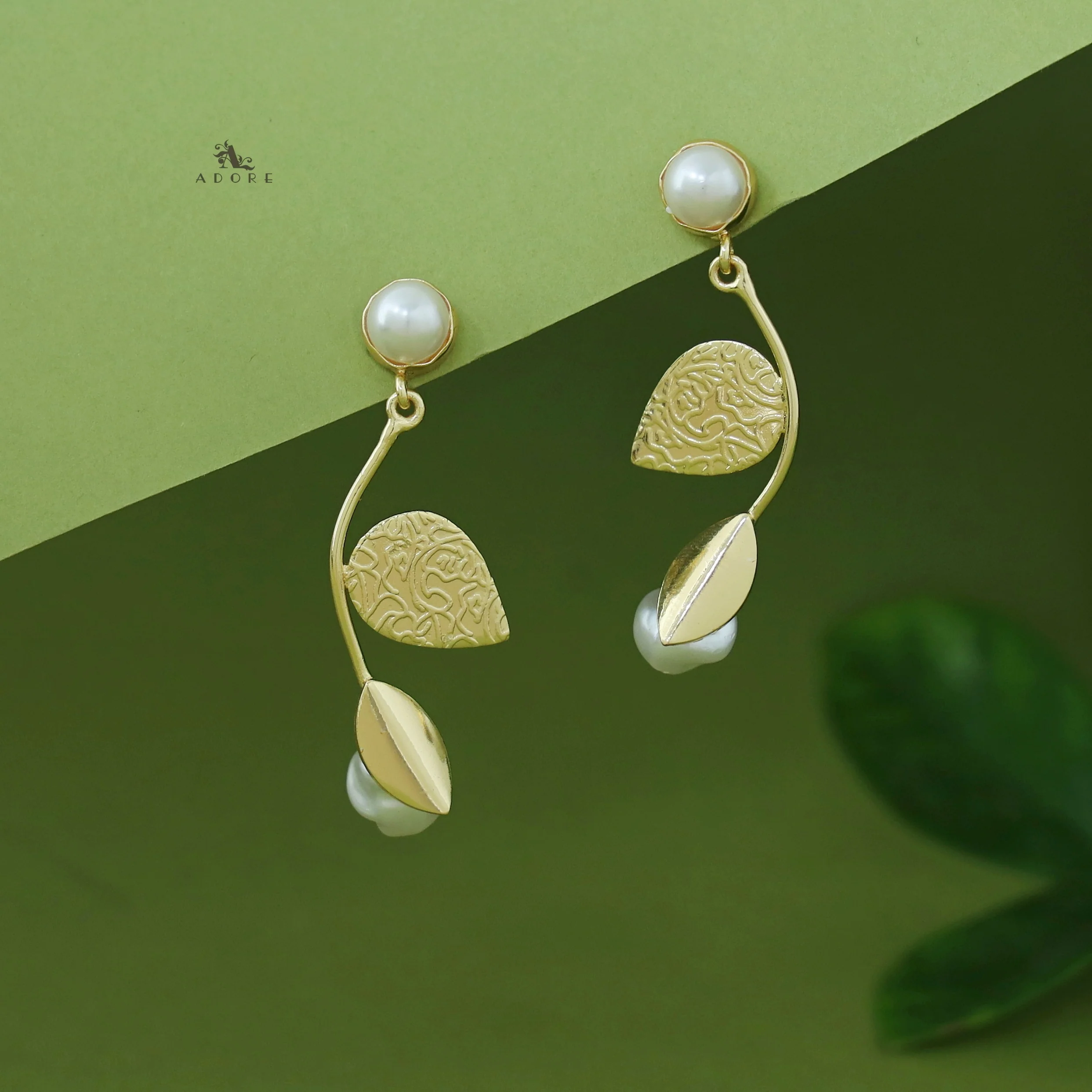 Belle Golden Dual Leaf Pearl Glossy Earring - Image 13