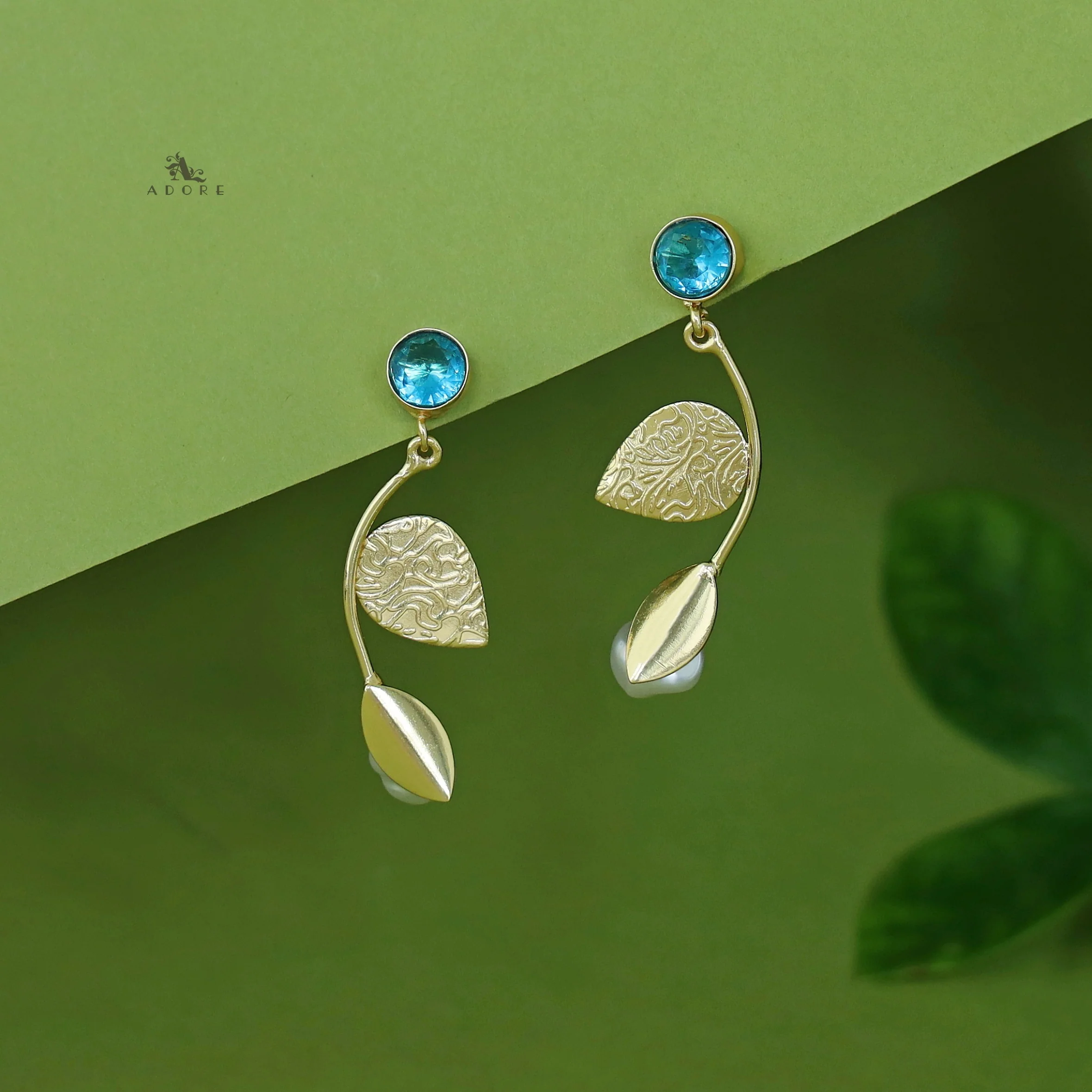 Belle Golden Dual Leaf Pearl Glossy Earring - Image 2