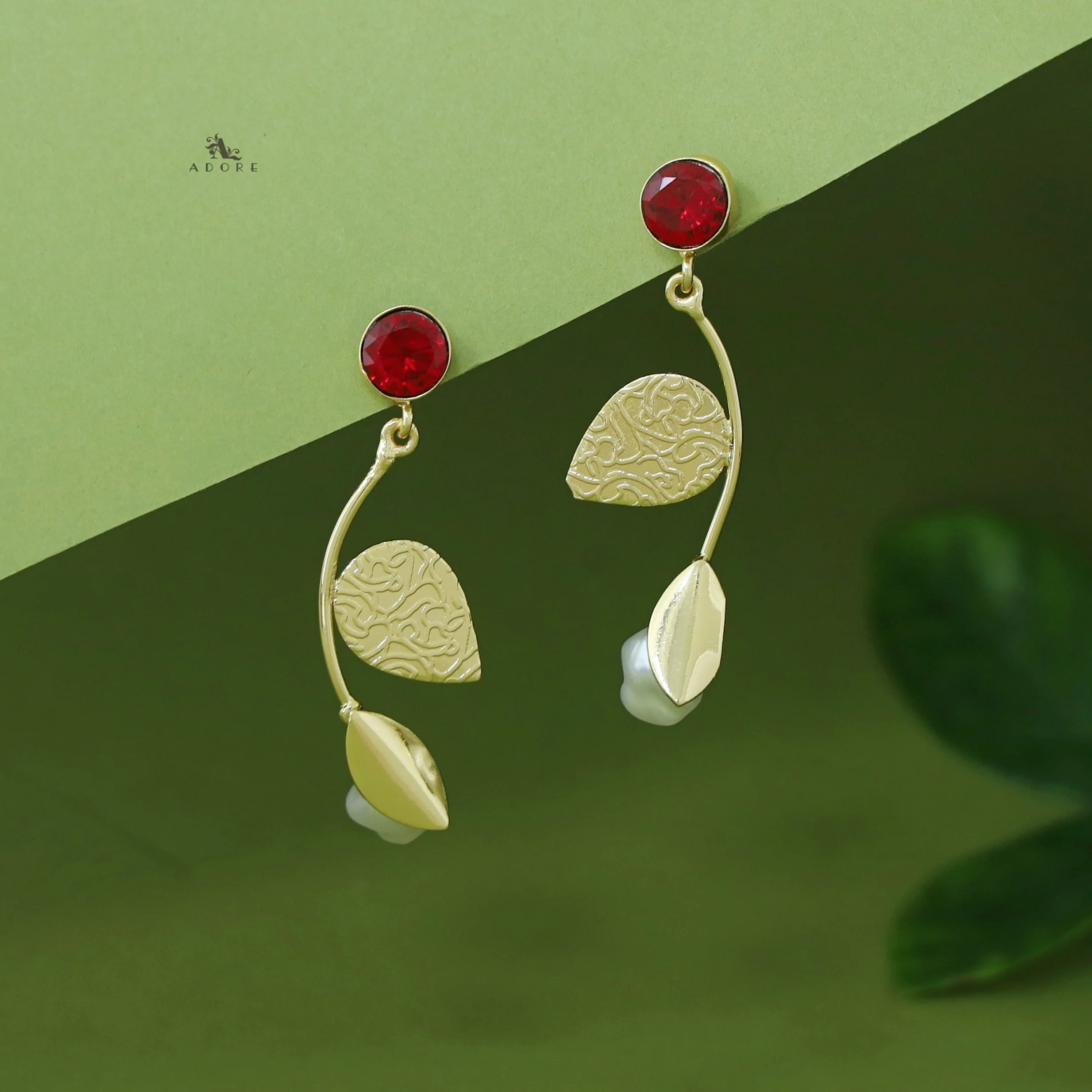 Belle Golden Dual Leaf Pearl Glossy Earring - Image 3