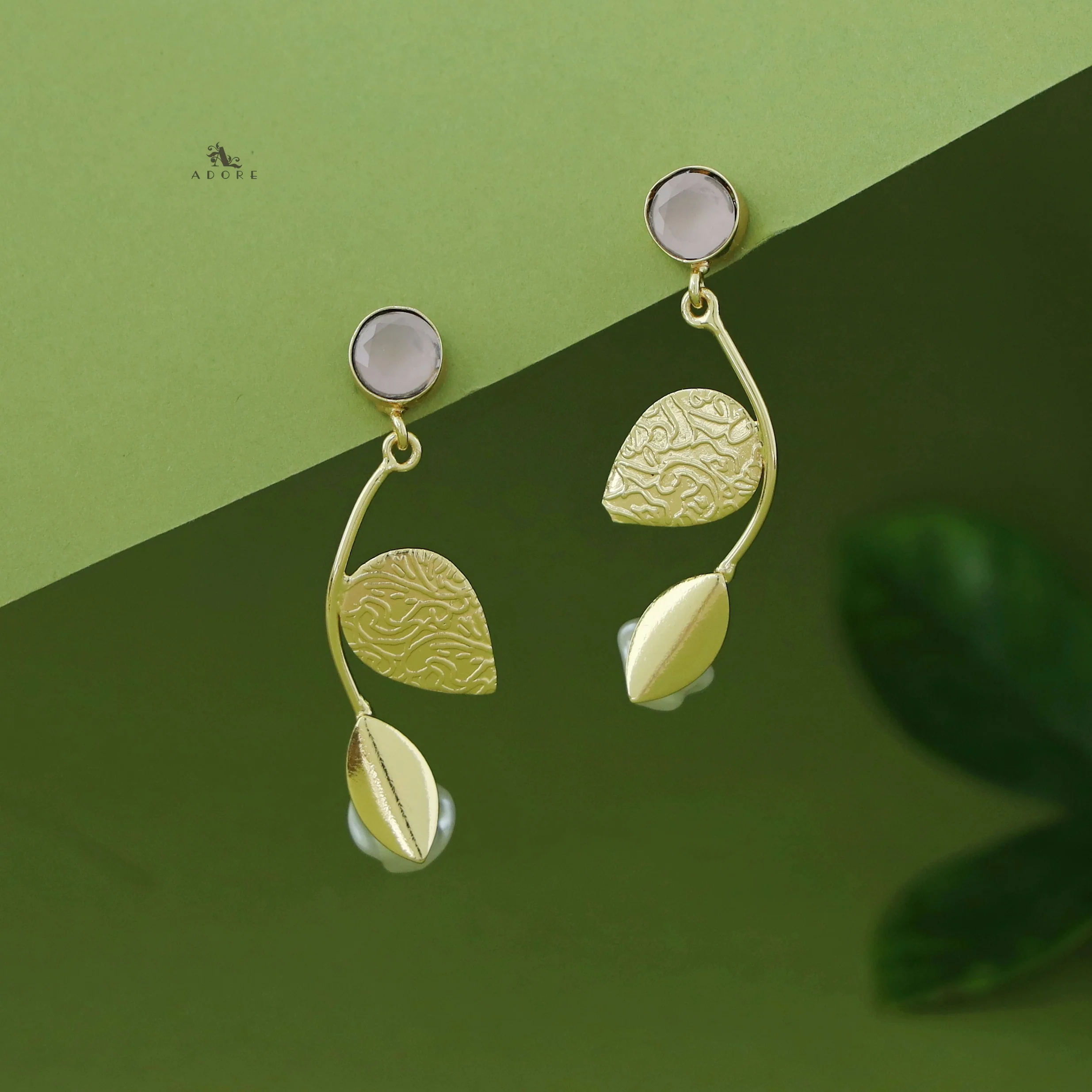 Belle Golden Dual Leaf Pearl Glossy Earring - Image 4