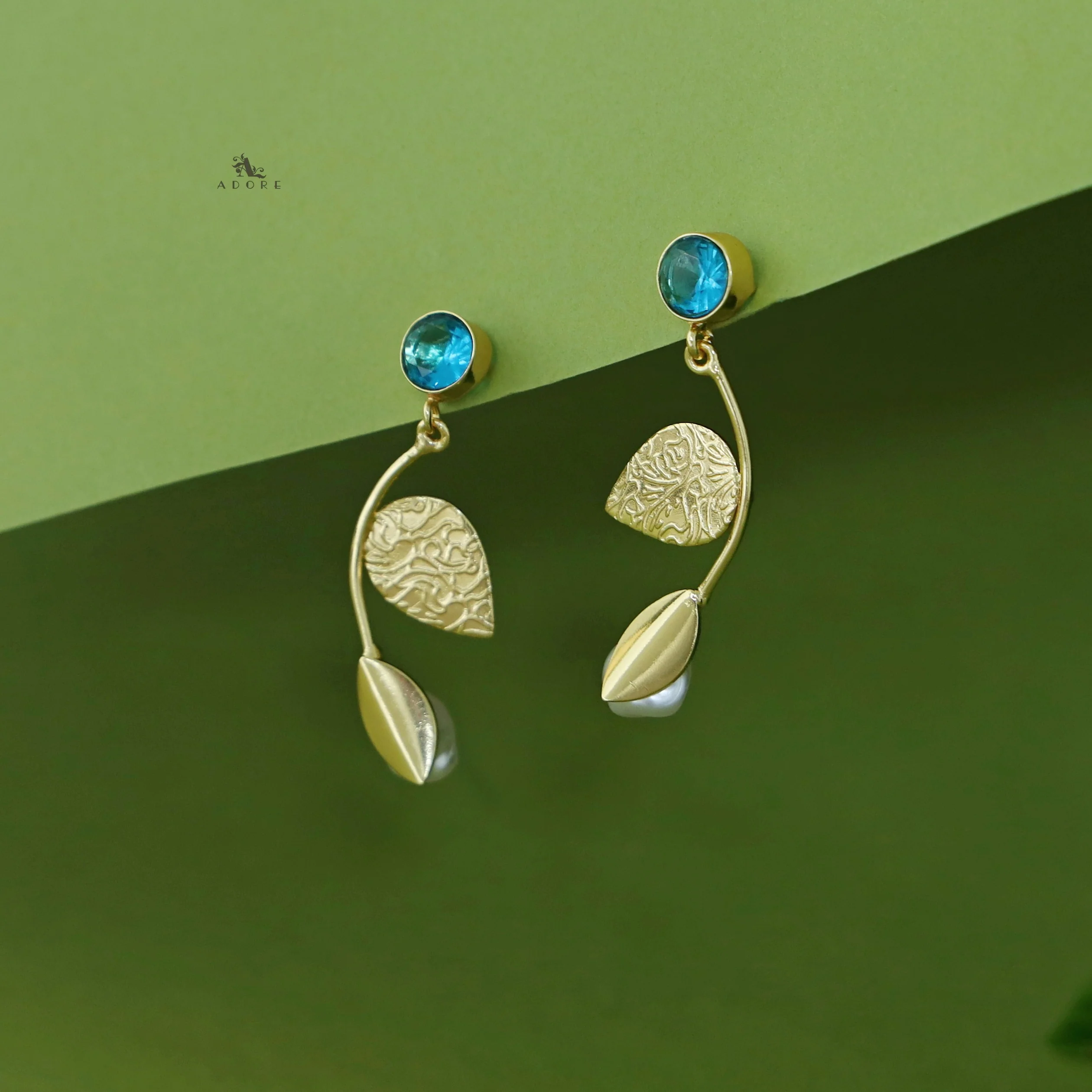 Belle Golden Dual Leaf Pearl Glossy Earring - Image 9
