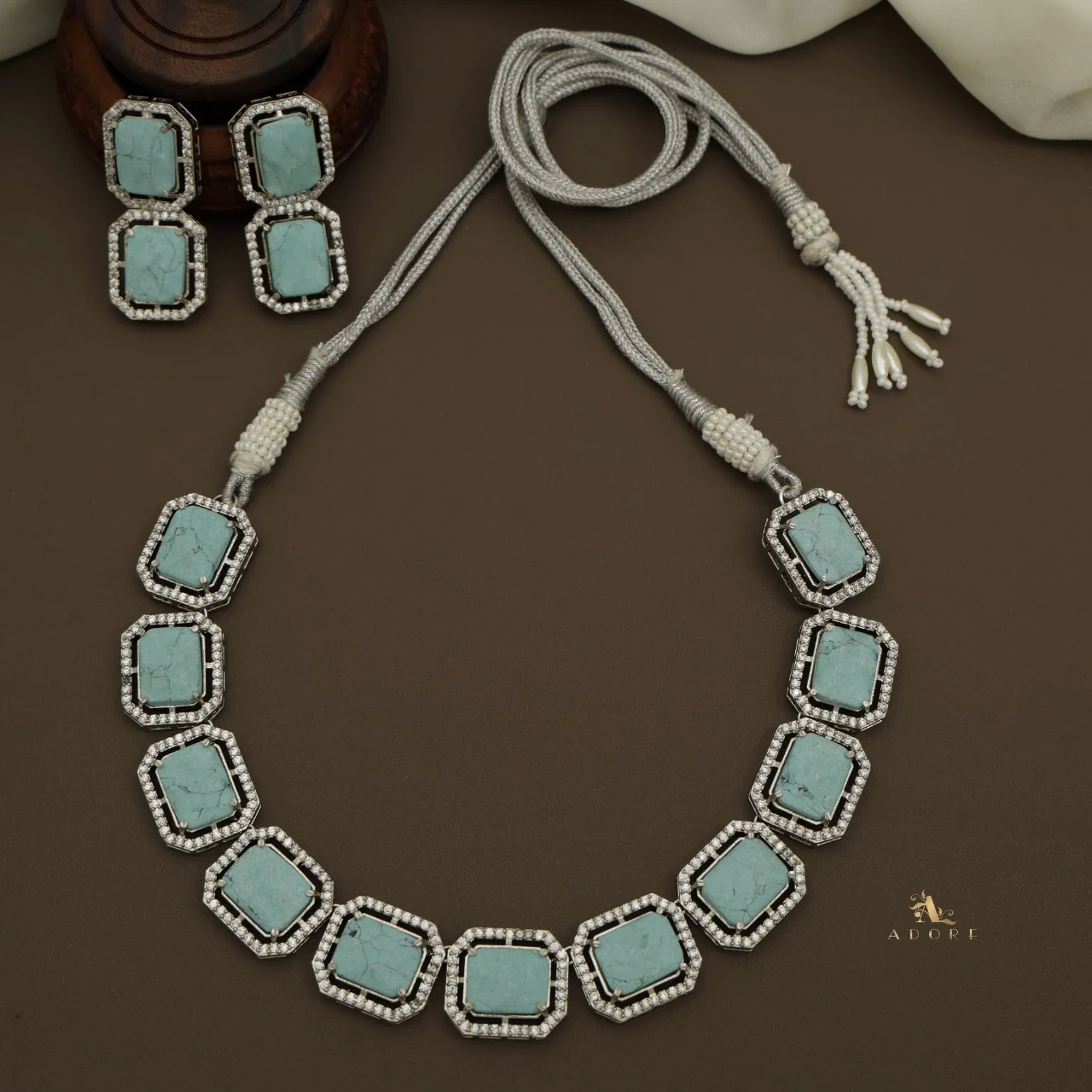 Berkley Glossy Neckpiece With Earring - Image 4