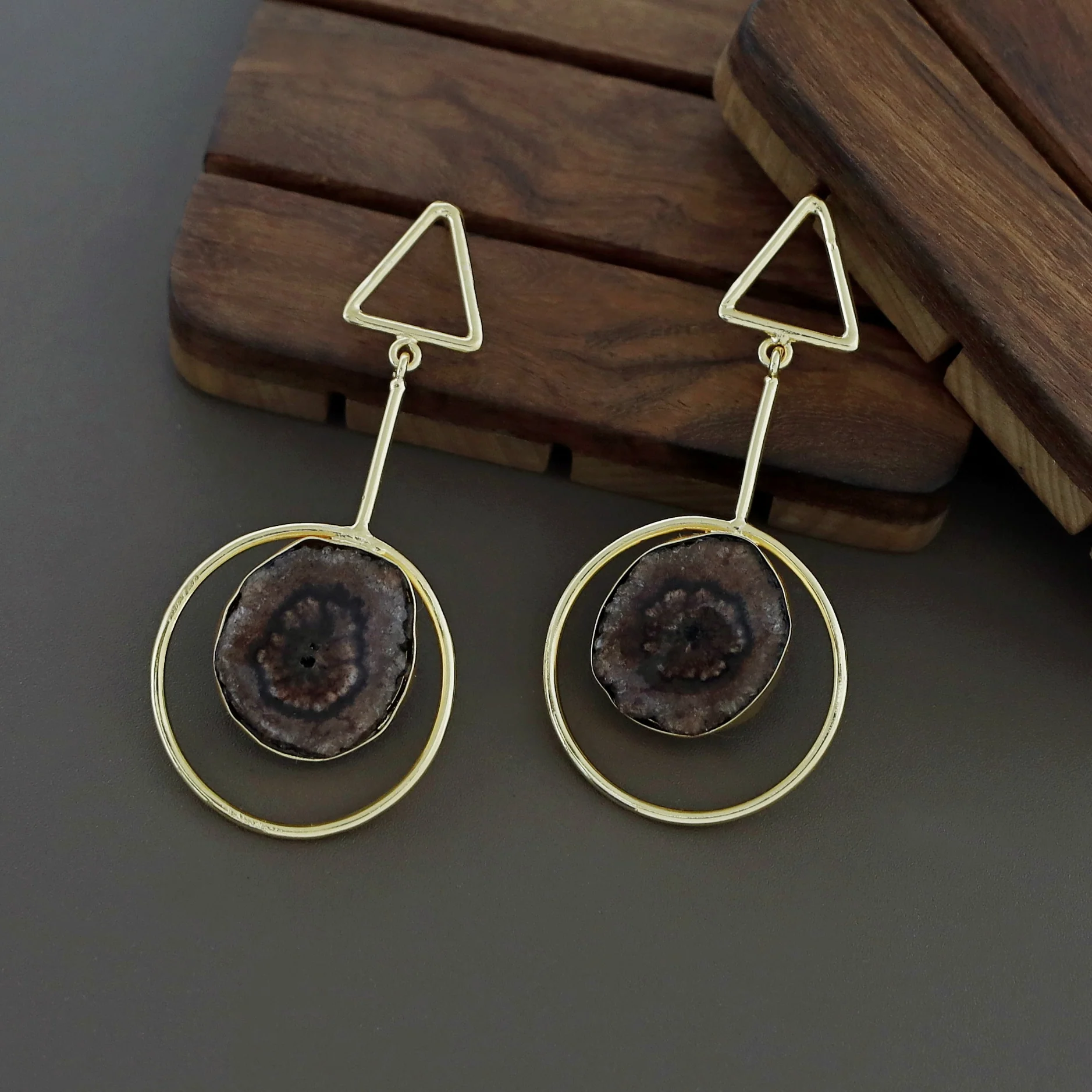 Bettie Triangle Pendulum Circle Agate Stone Earring - Image 4
