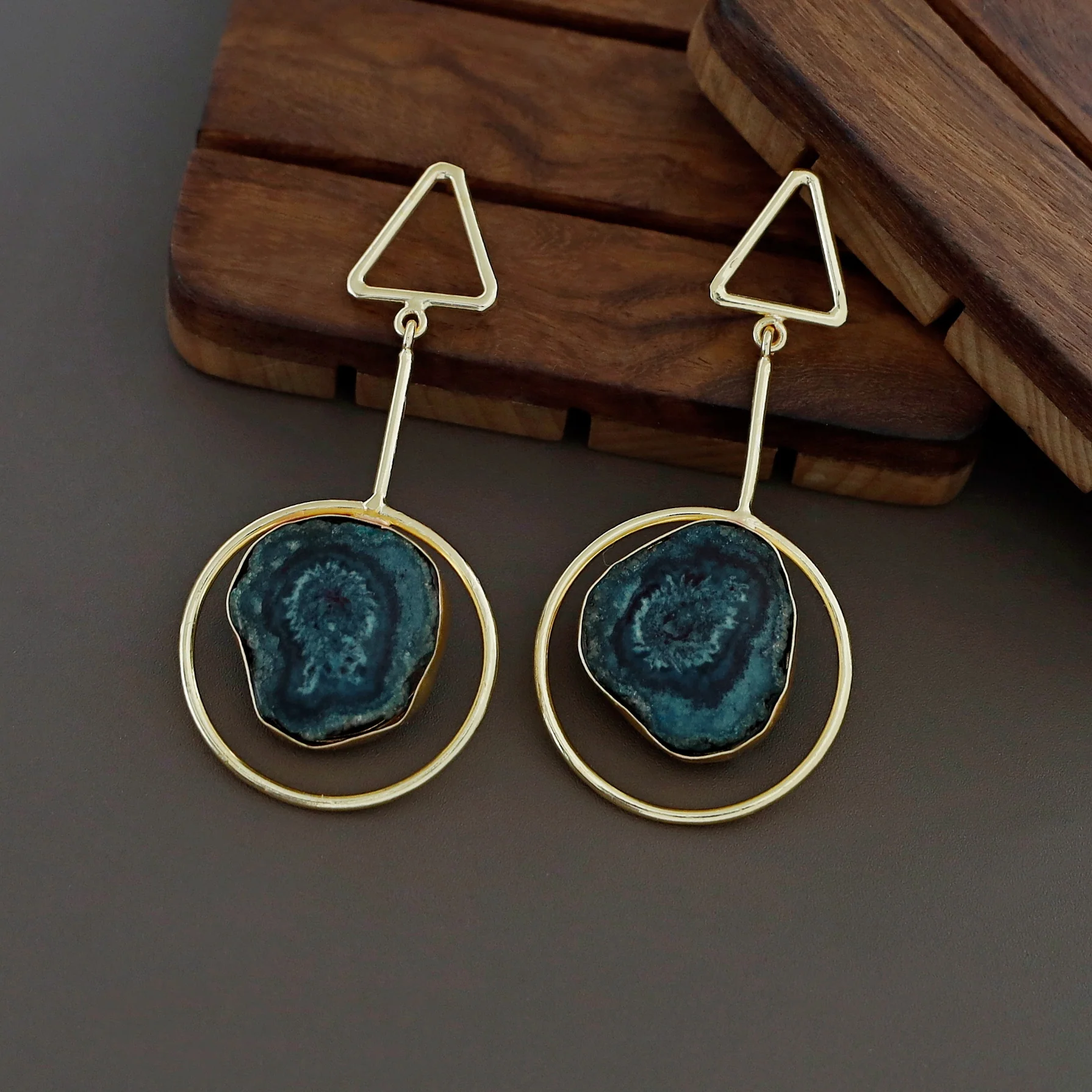 Bettie Triangle Pendulum Circle Agate Stone Earring - Image 8