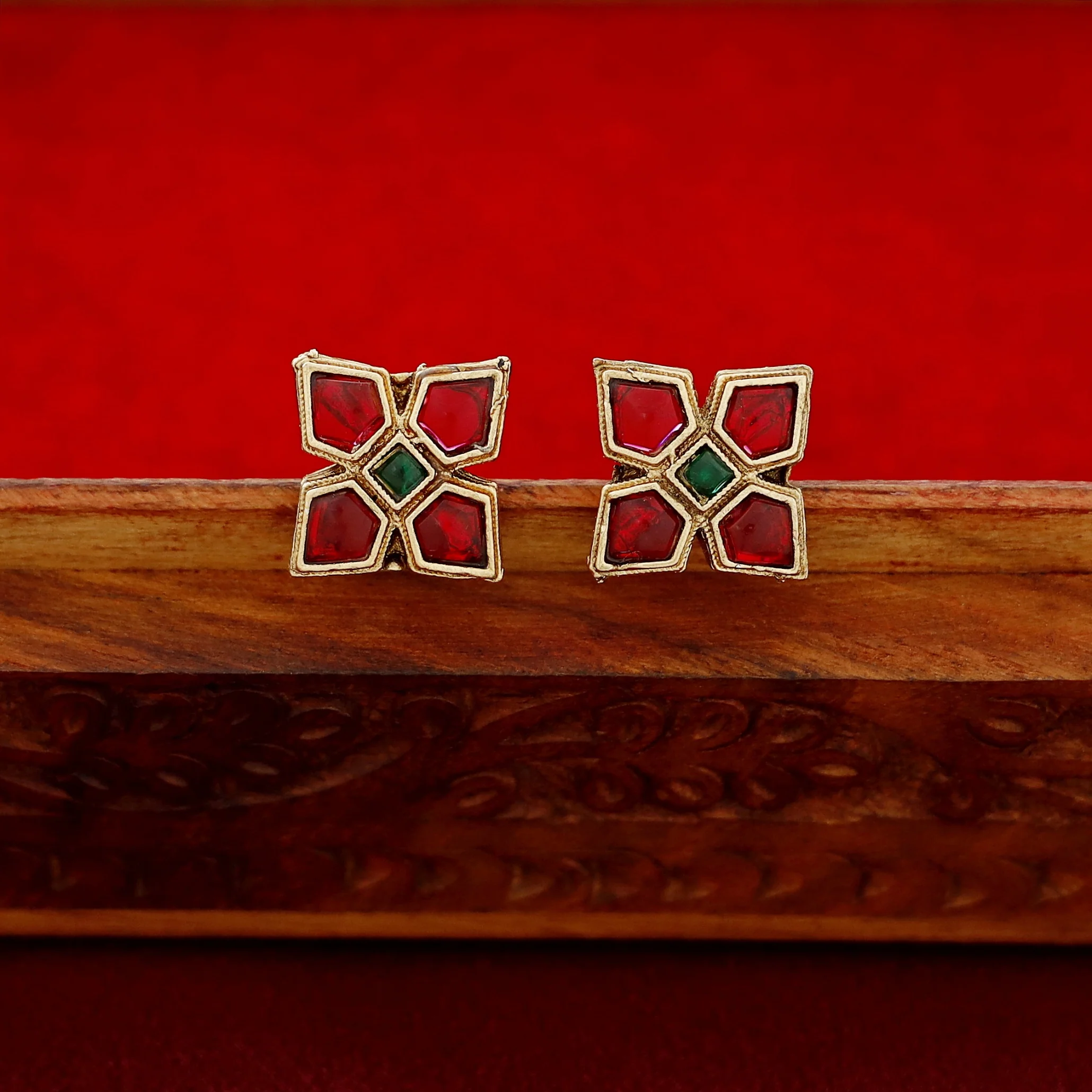 Bhaavini Pearl Square Floral Choker With Earring - Image 5