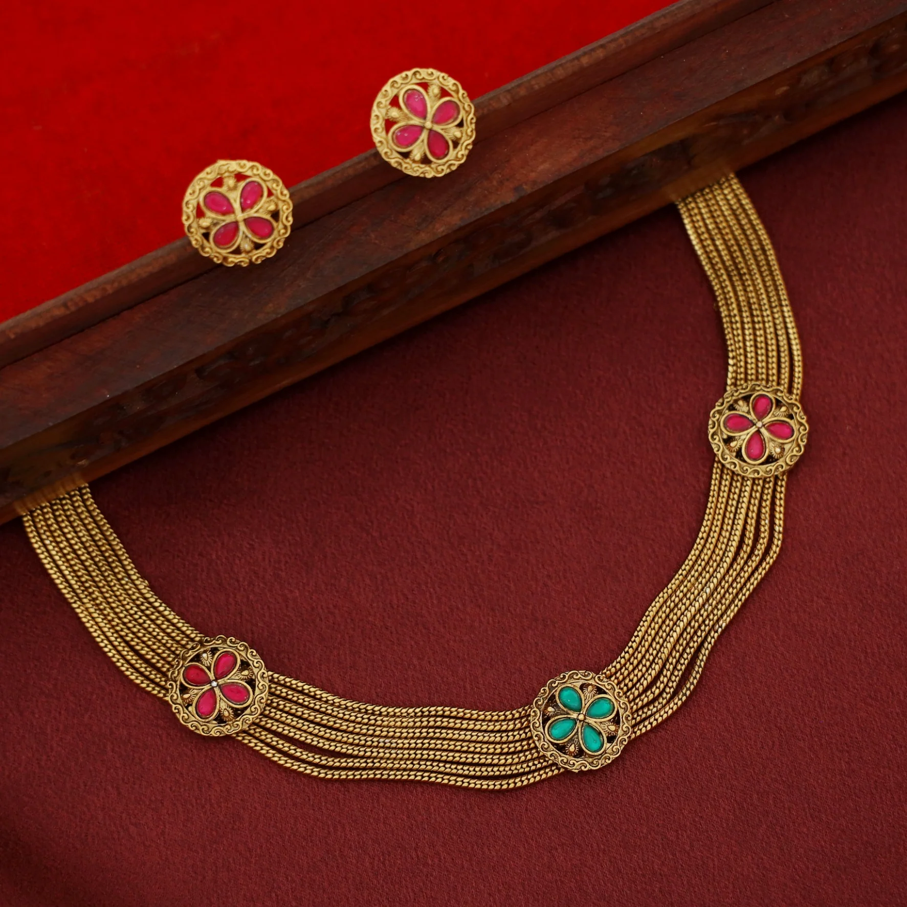 Bhakti Golden Layered Floral Glossy Short Neckpiece With Stud - Image 3