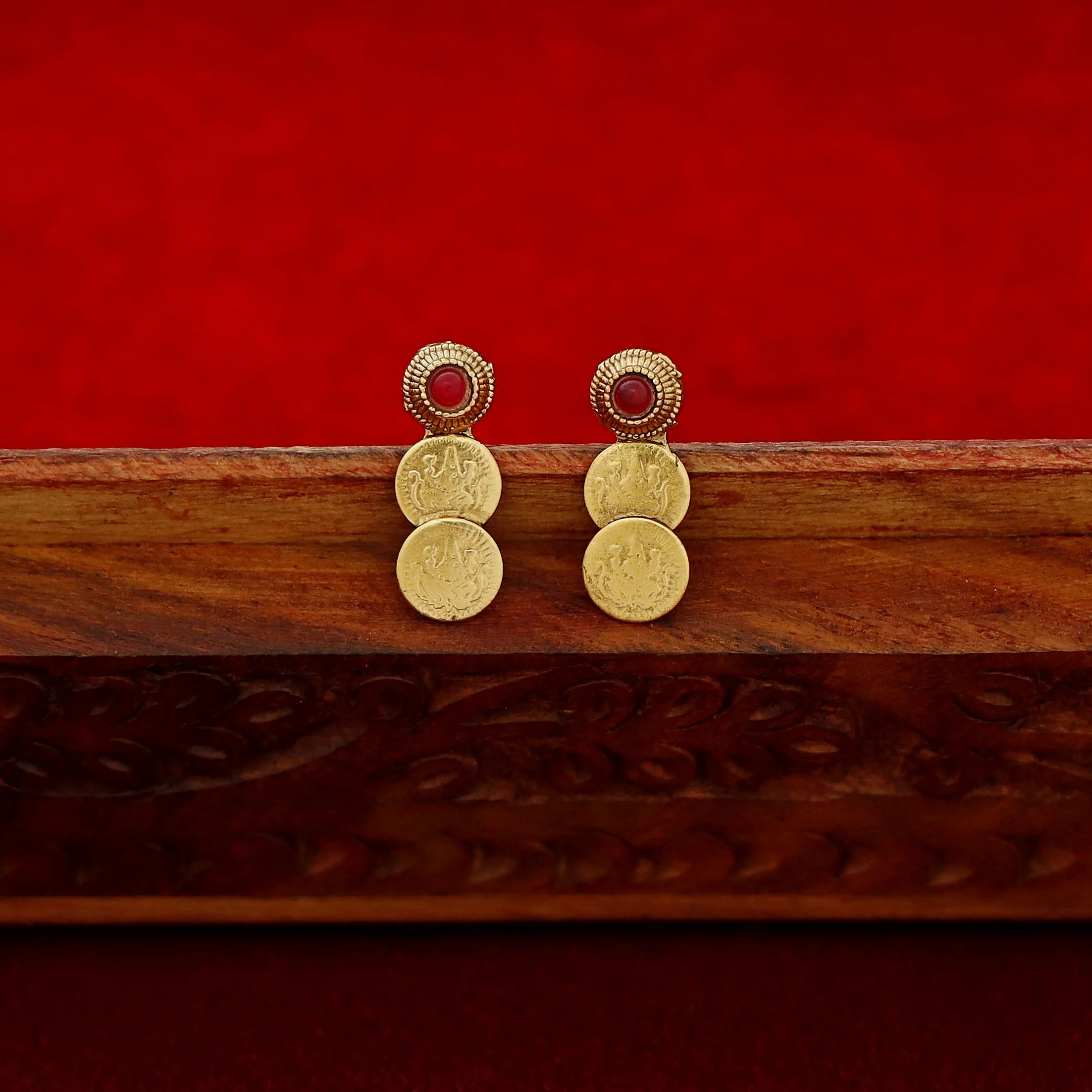 Bhavinika Kashi Lakshmi 2 Layer Choker With Earring - Image 7