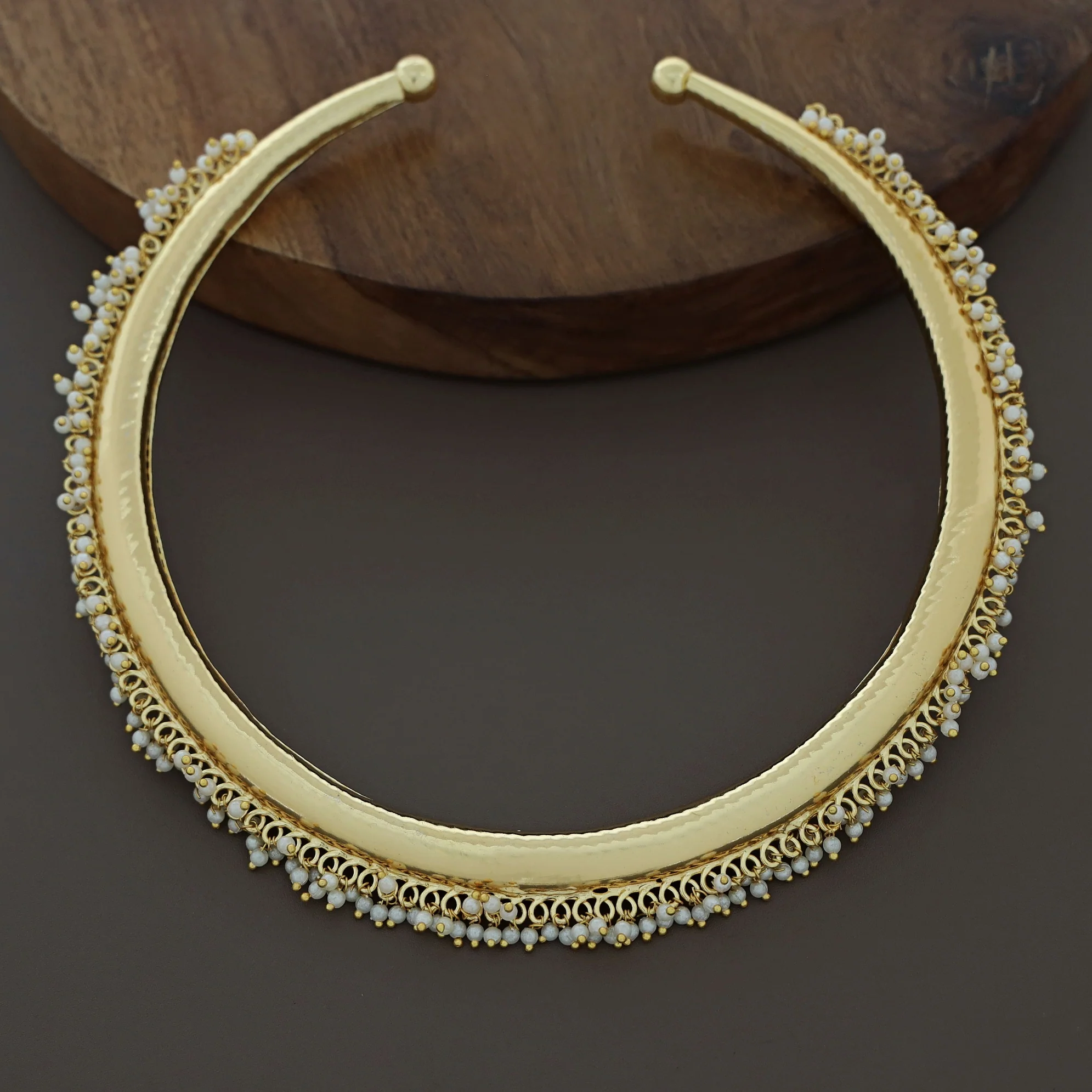 Bhavya Golden Textured Pearl Neck Cuff - Image 7