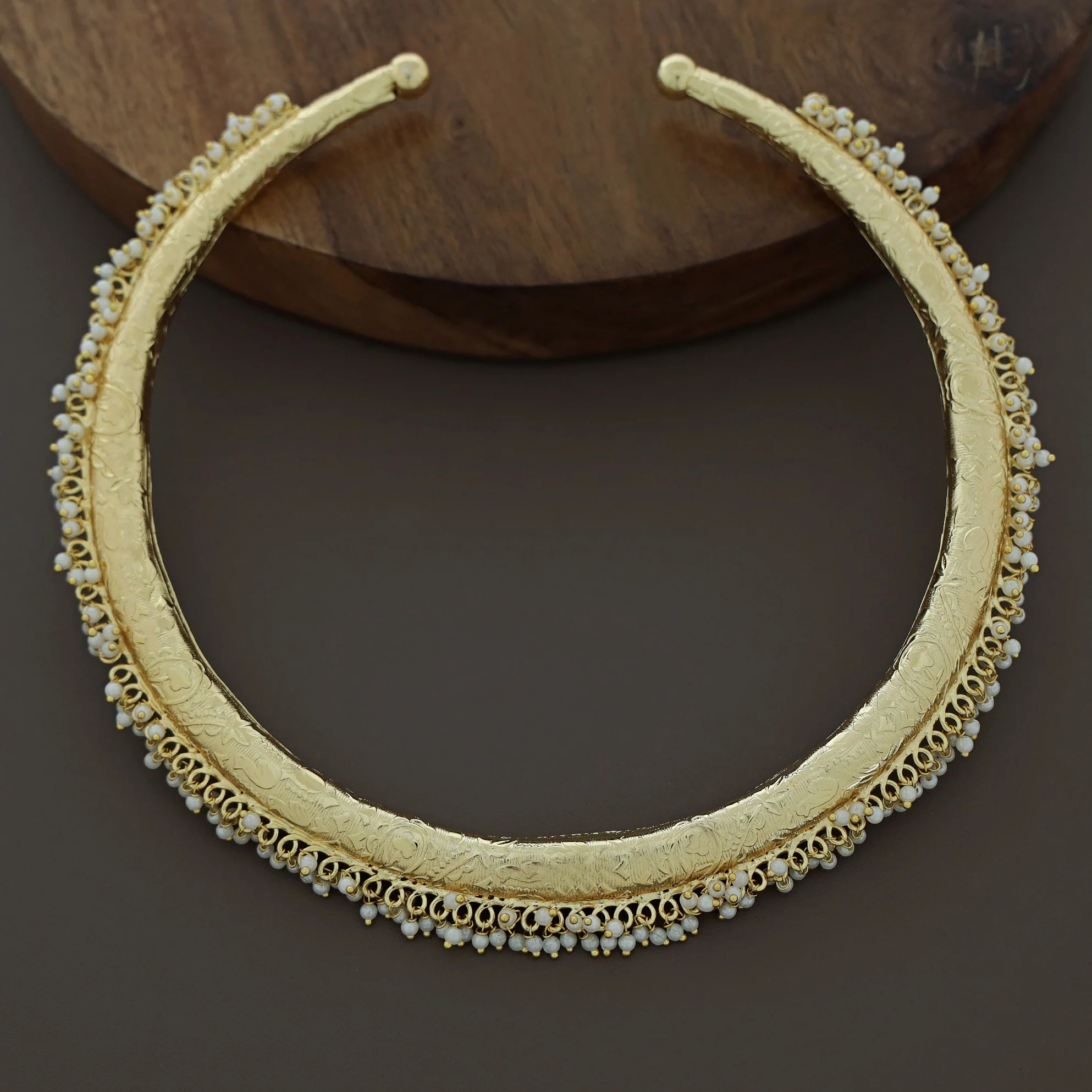 Bhavya Golden Textured Pearl Neck Cuff - Image 8