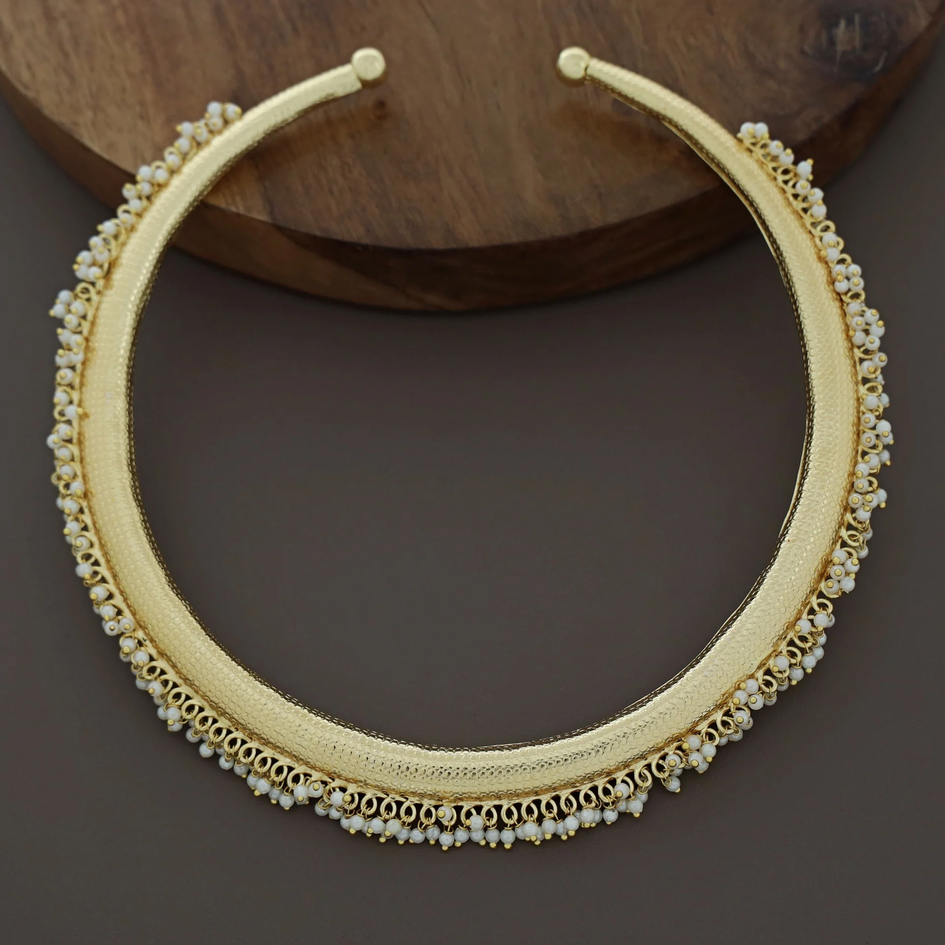 Bhavya Golden Textured Pearl Neck Cuff - Image 9