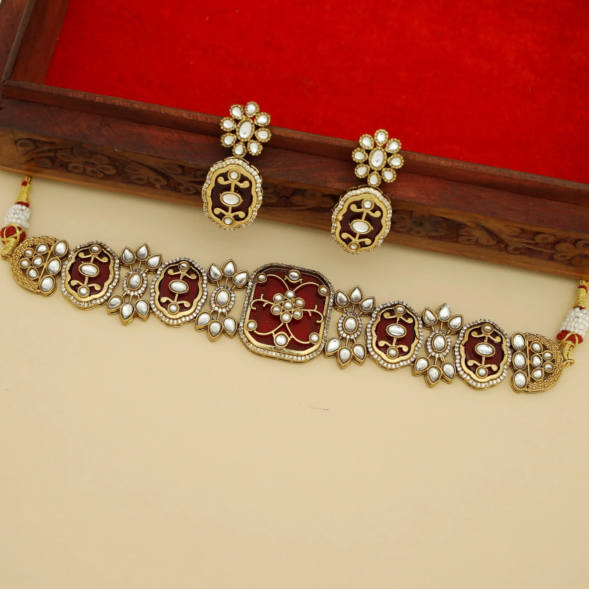 Bhupalika Kundan Choker With Earring - Image 2