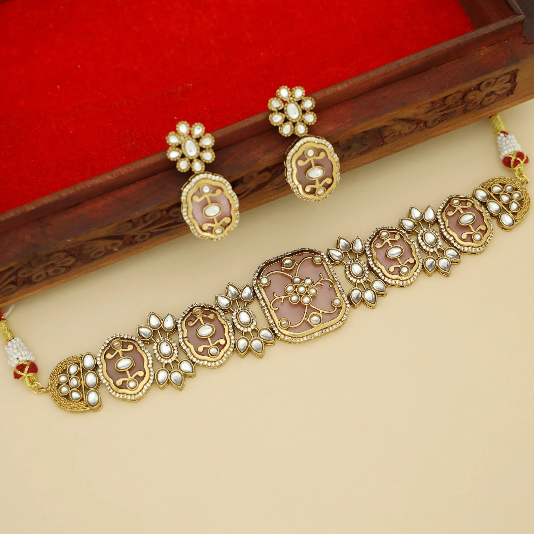 Bhupalika Kundan Choker With Earring - Image 3