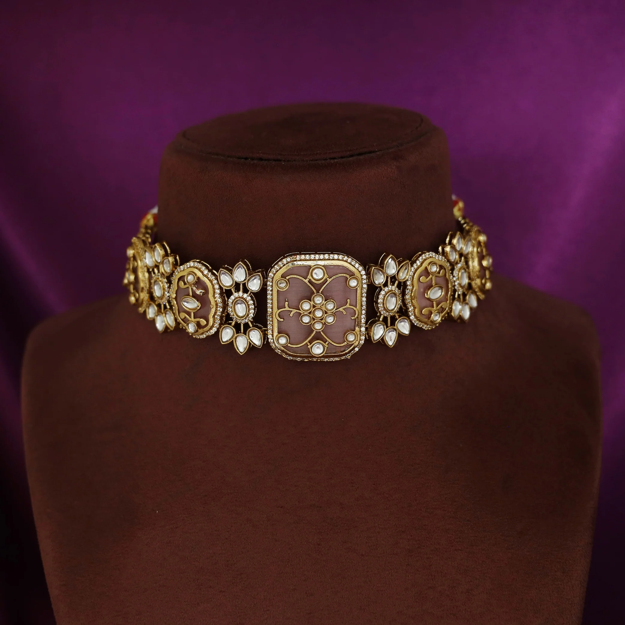 Bhupalika Kundan Choker With Earring - Image 5