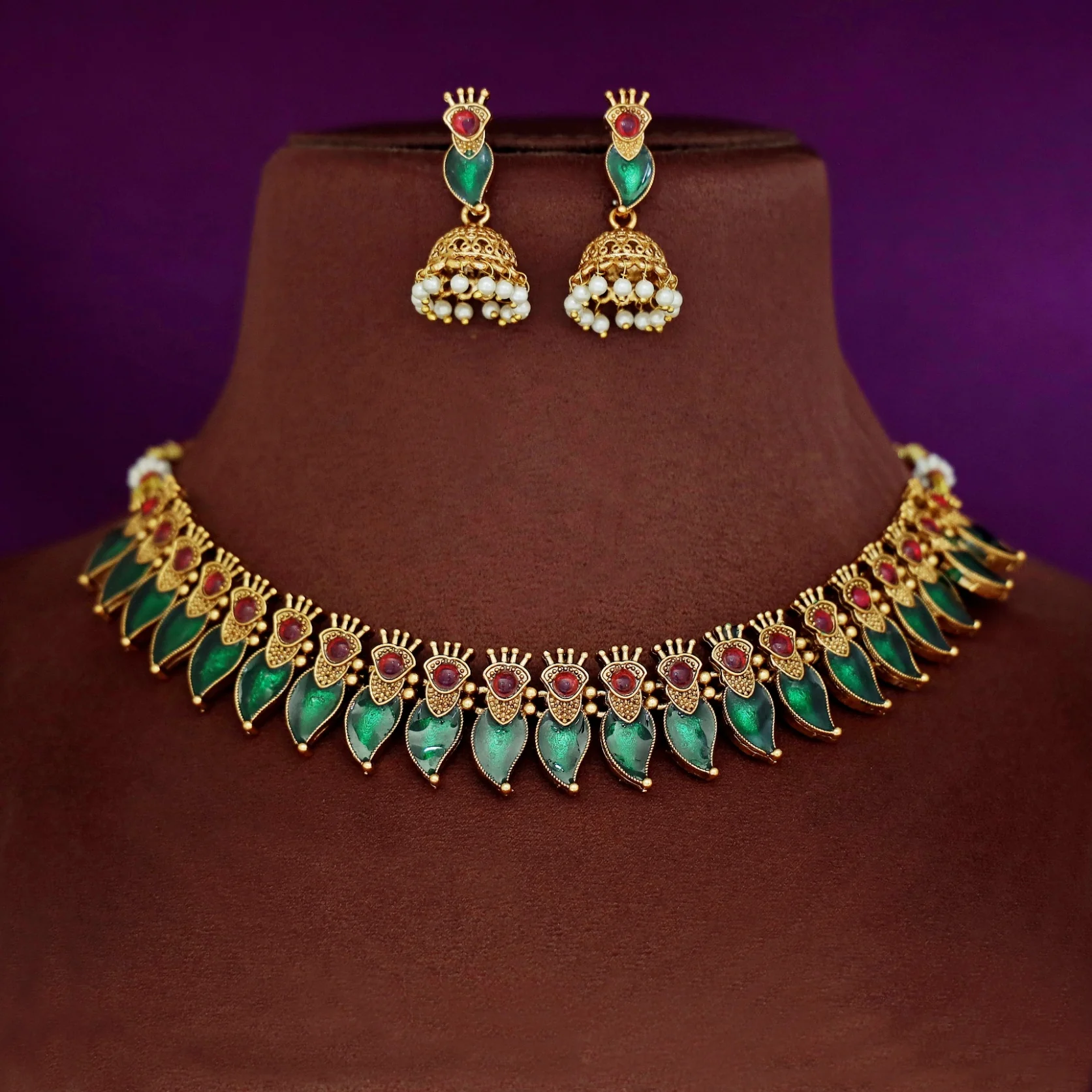 Bhuvana Palakka Mango Short Neckpiece With Earring - Image 2