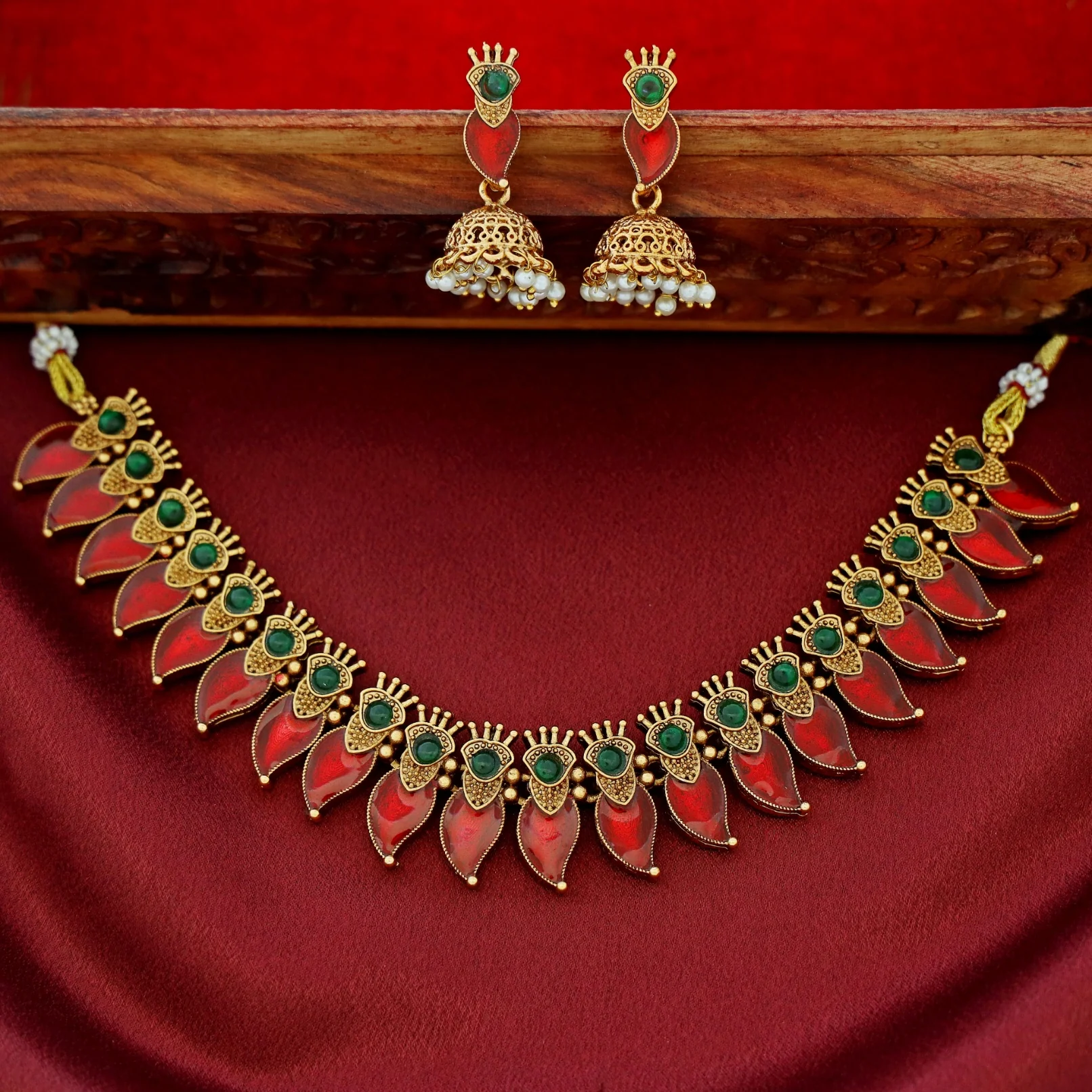 Bhuvana Palakka Mango Short Neckpiece With Earring - Image 3