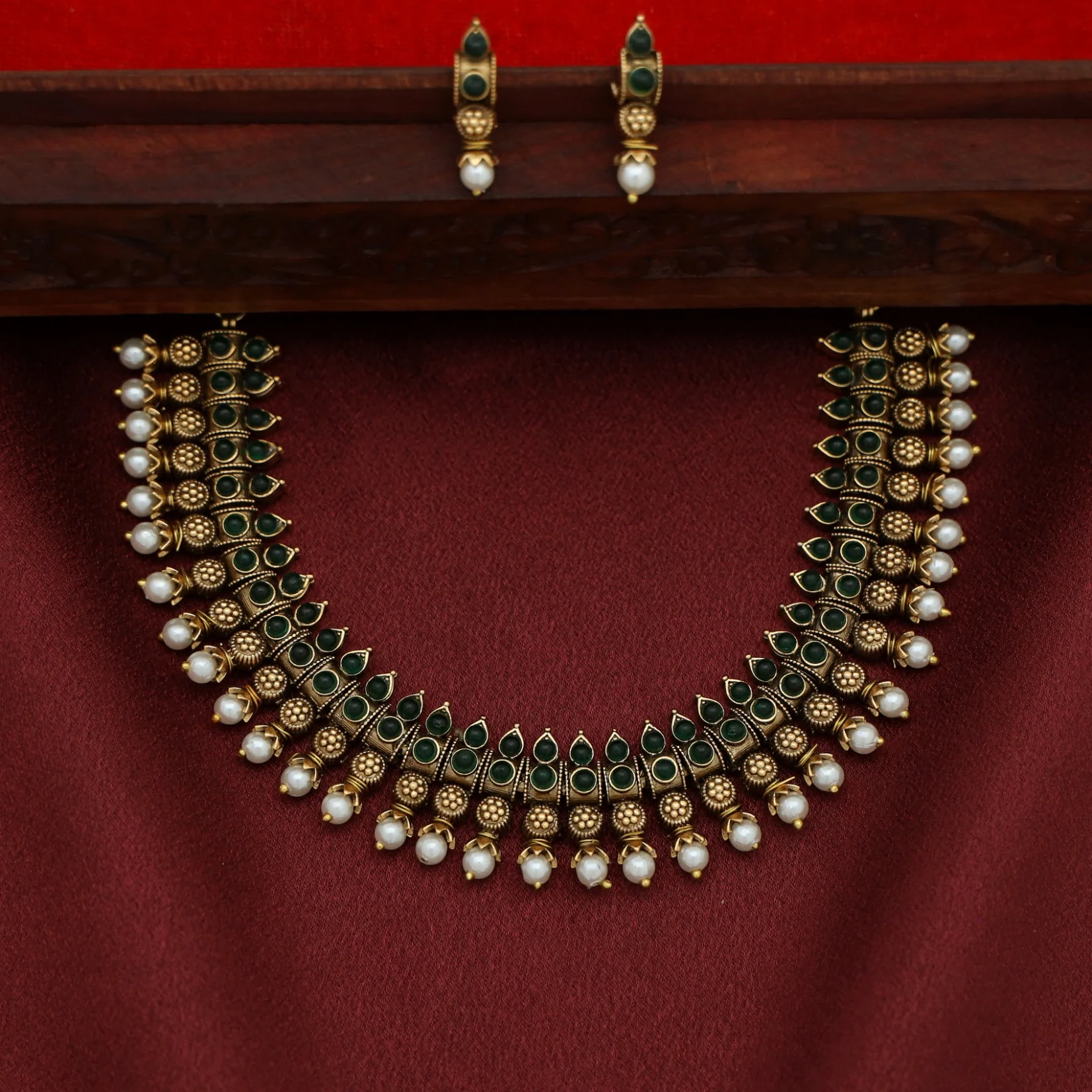 Bhuvani Floral Pearl Short Neckpiece with Earring - Image 2