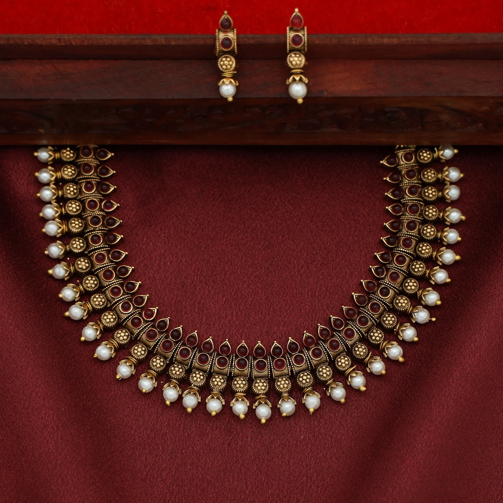 Bhuvani Floral Pearl Short Neckpiece with Earring - Image 3