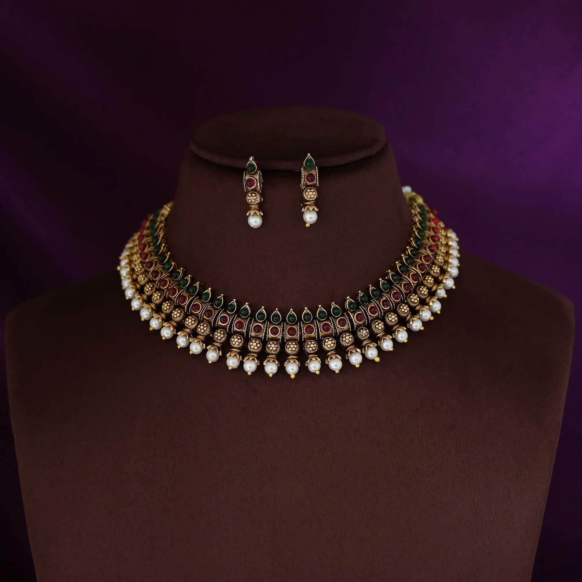 Bhuvani Floral Pearl Short Neckpiece with Earring - Image 5