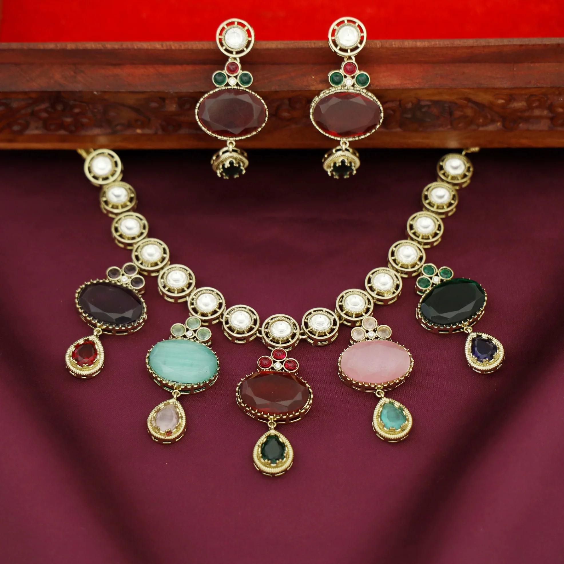 Braahmi  Kundan Glossy Stone Neckpiece With Earring - Image 3
