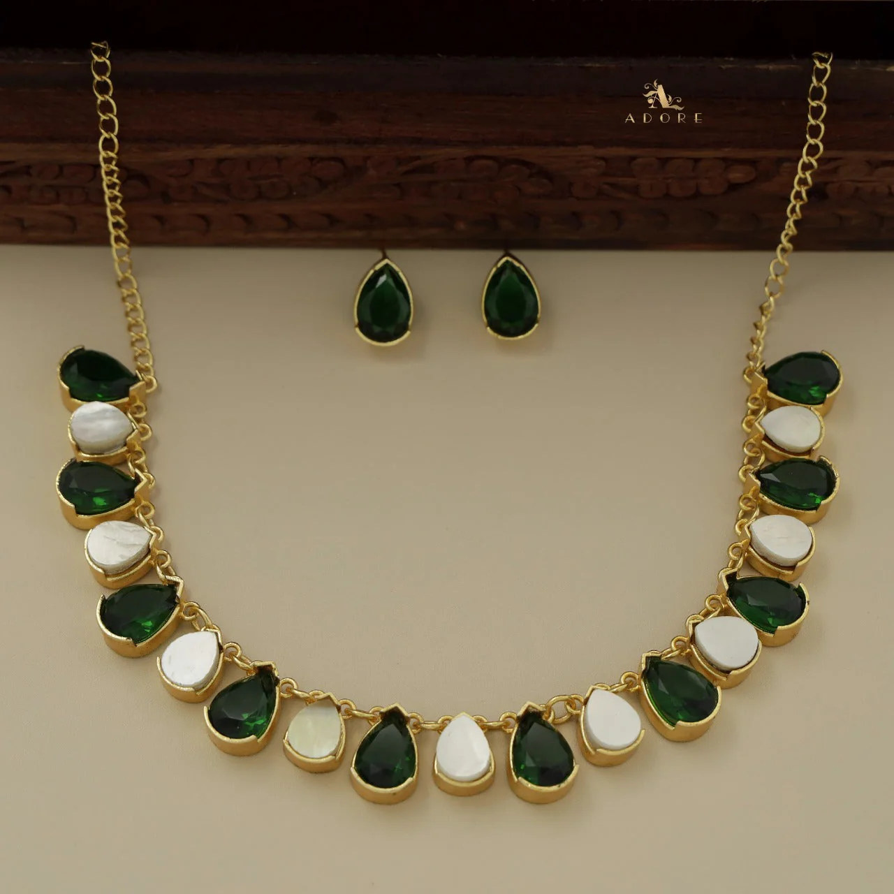 Breda Neckpiece with Stud - Image 15