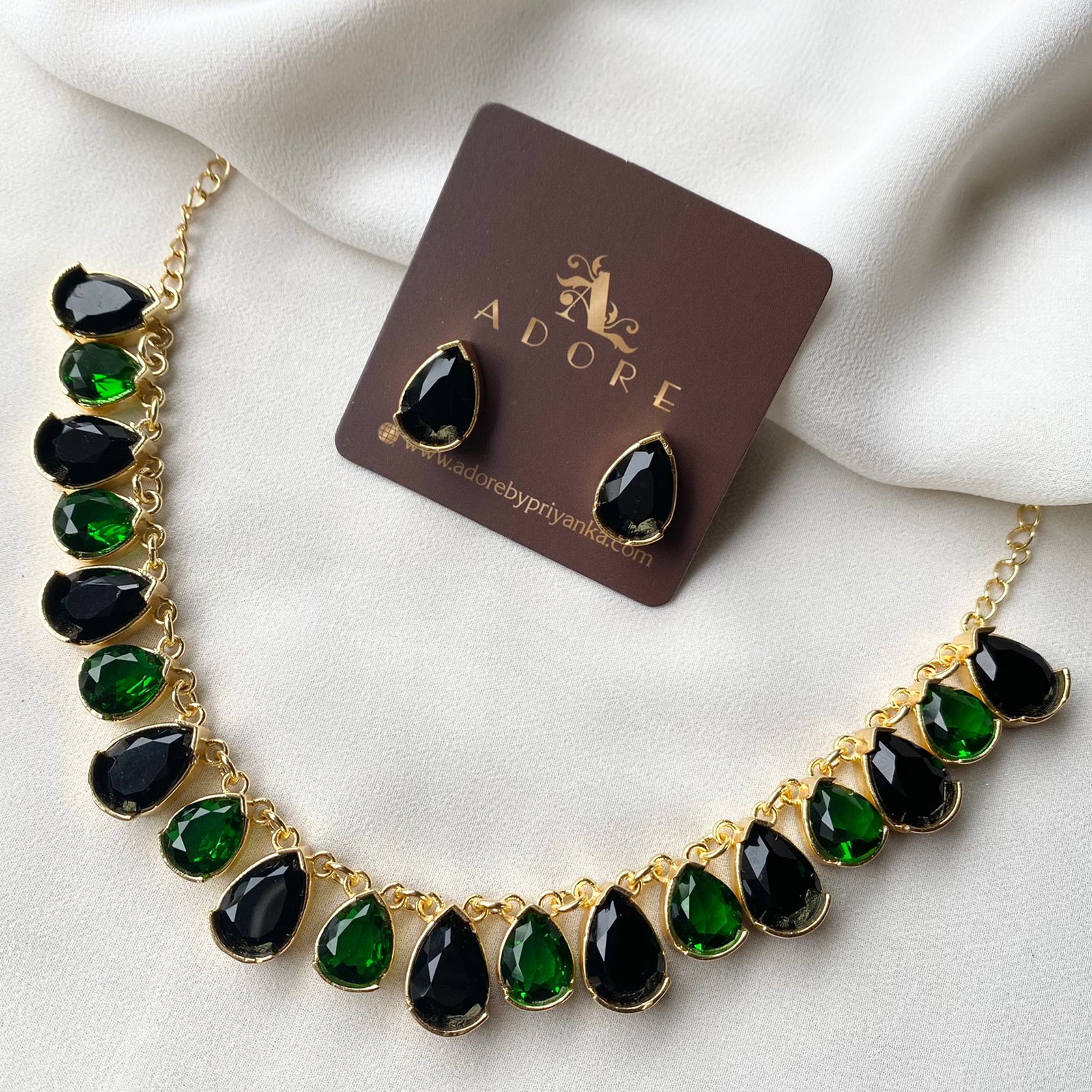 Breda Neckpiece with Stud - Image 7