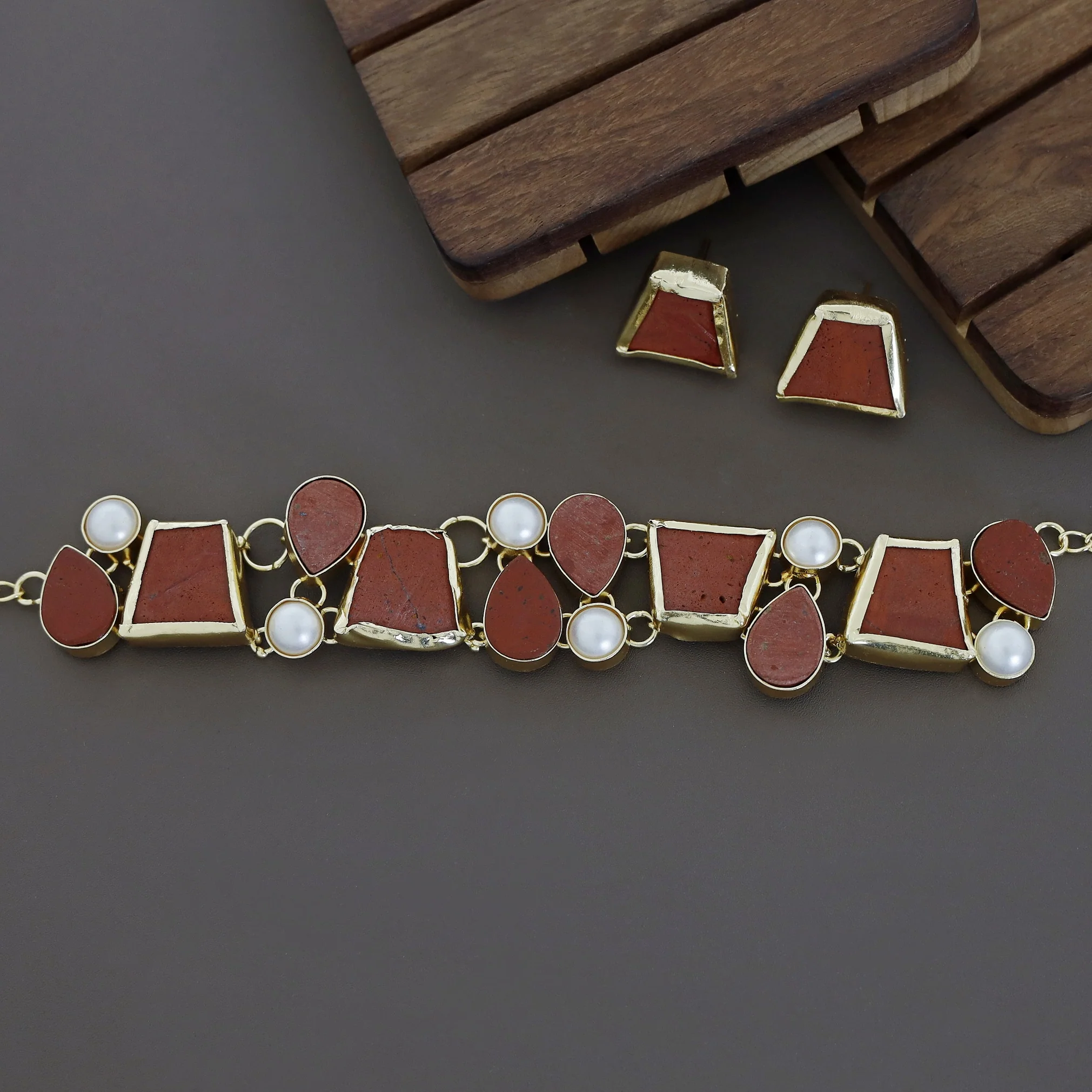 Brenda Golden Raw Stone + Pearl Choker With Stud - Image 10