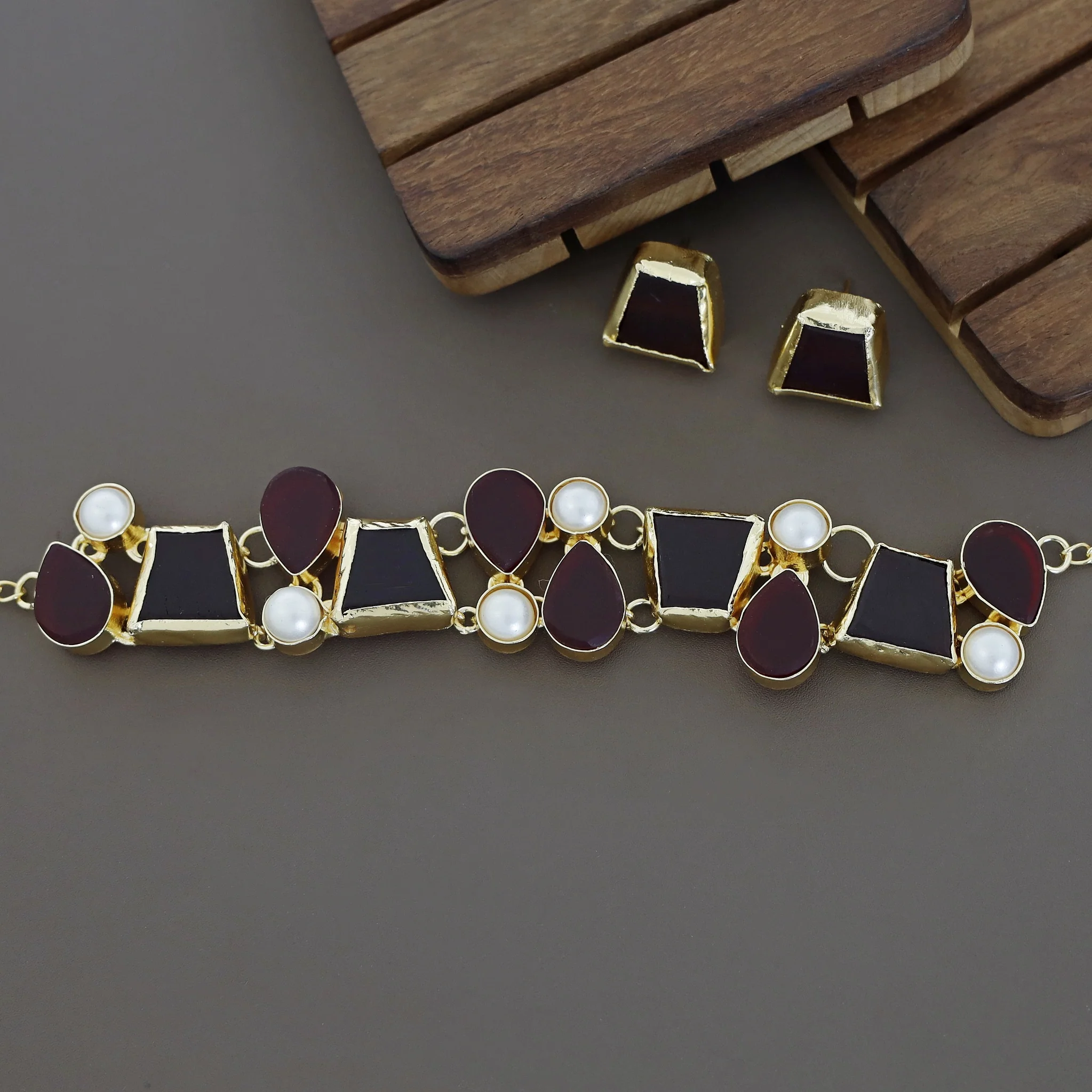 Brenda Golden Raw Stone + Pearl Choker With Stud - Image 14
