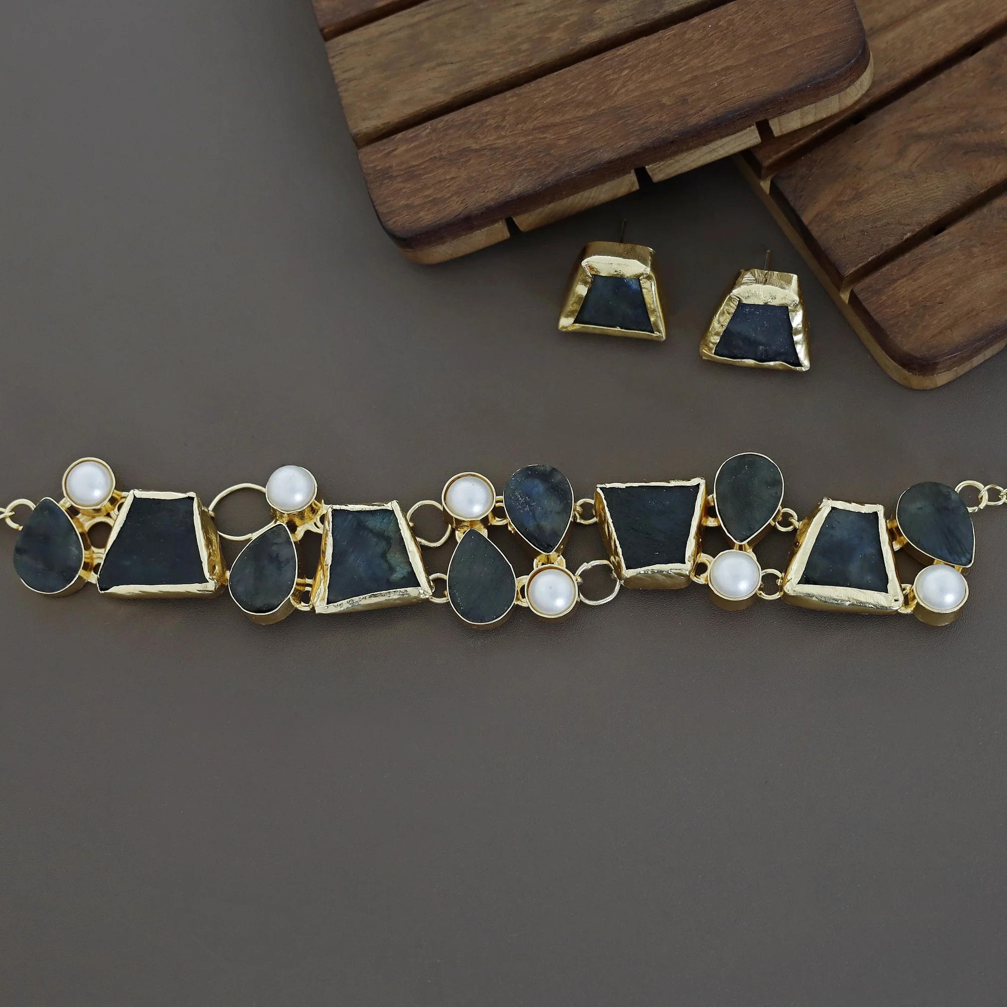 Brenda Golden Raw Stone + Pearl Choker With Stud - Image 16