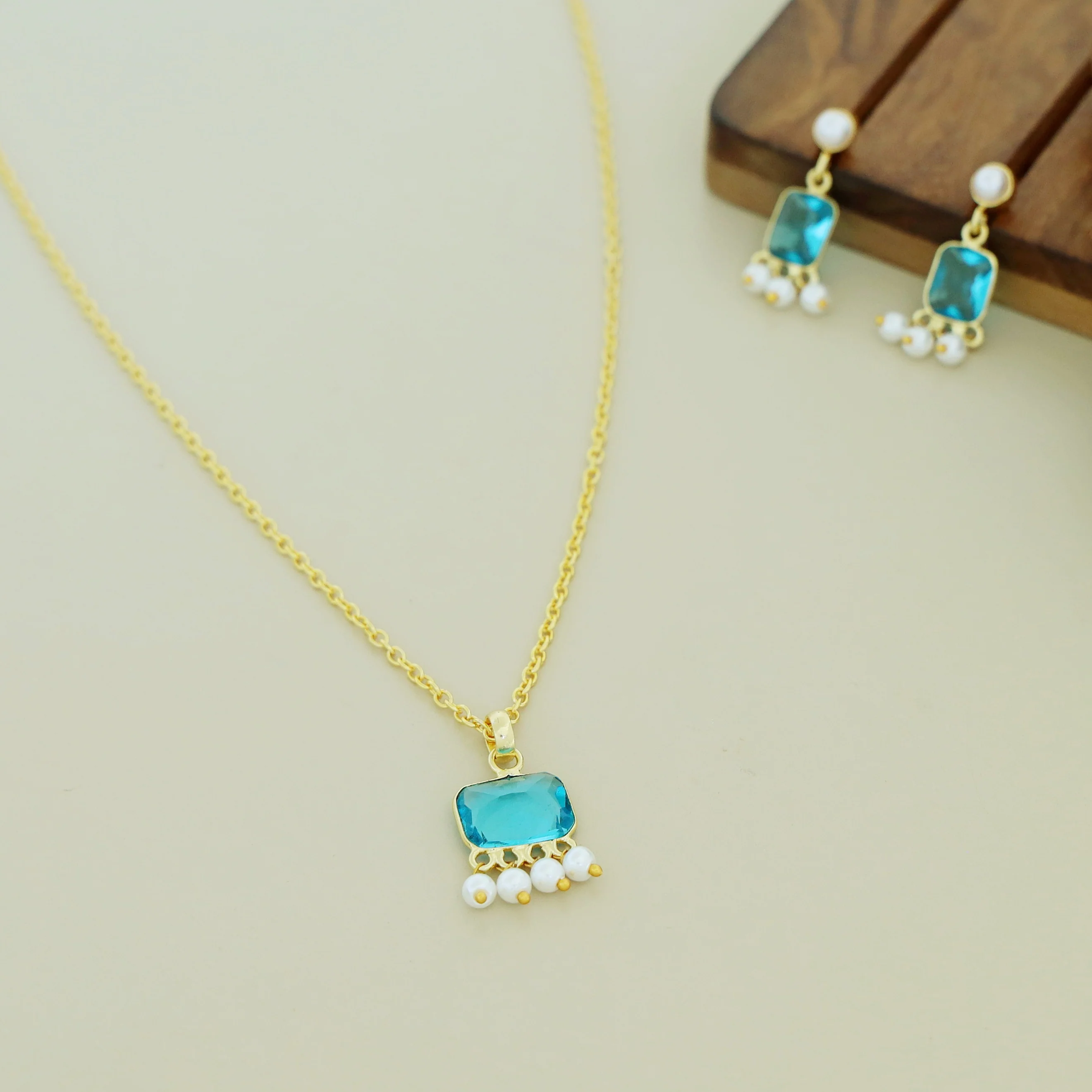 Brenna Rectangle Glossy Pearl Neckpiece With Earring - Image 12