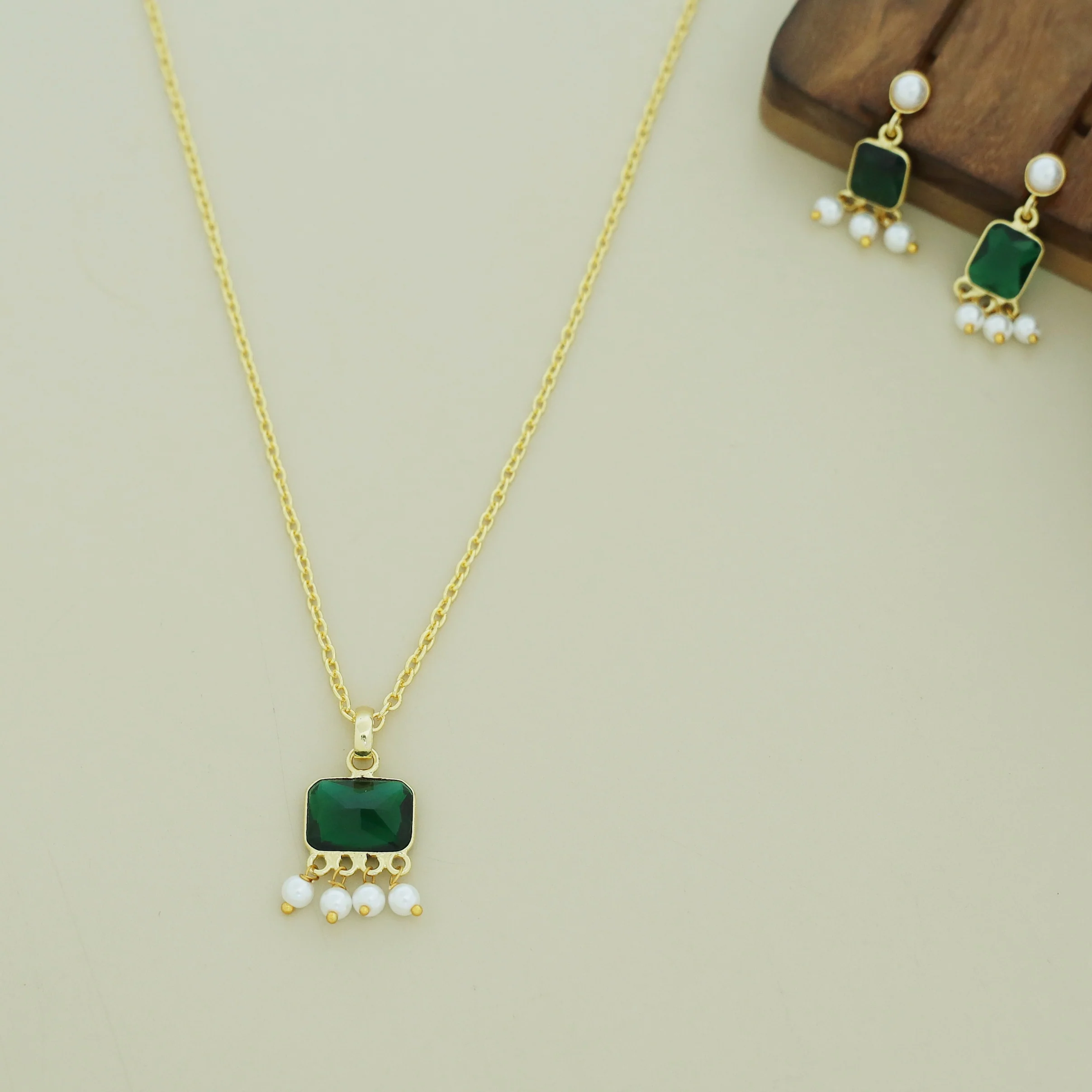 Brenna Rectangle Glossy Pearl Neckpiece With Earring - Image 2