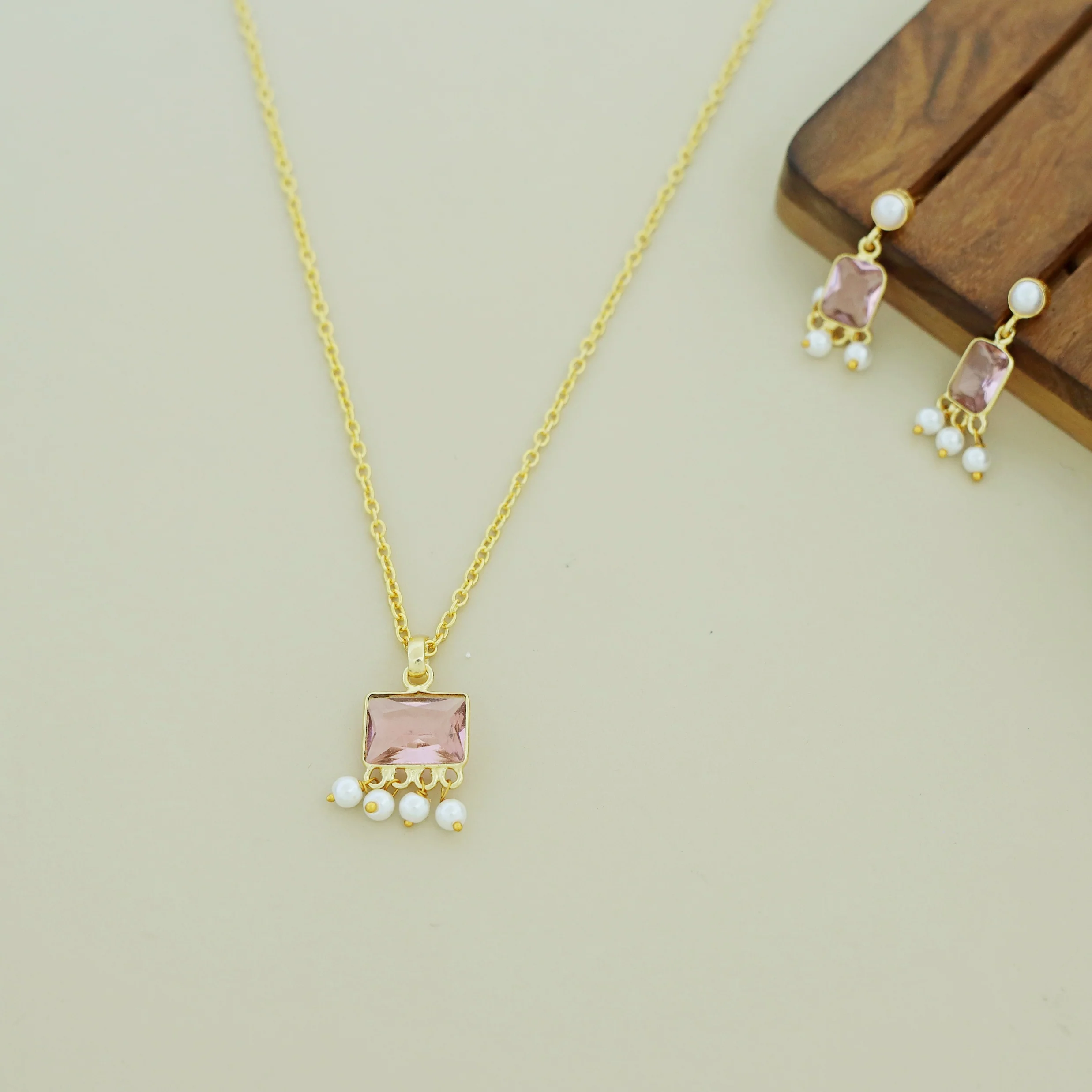 Brenna Rectangle Glossy Pearl Neckpiece With Earring - Image 3