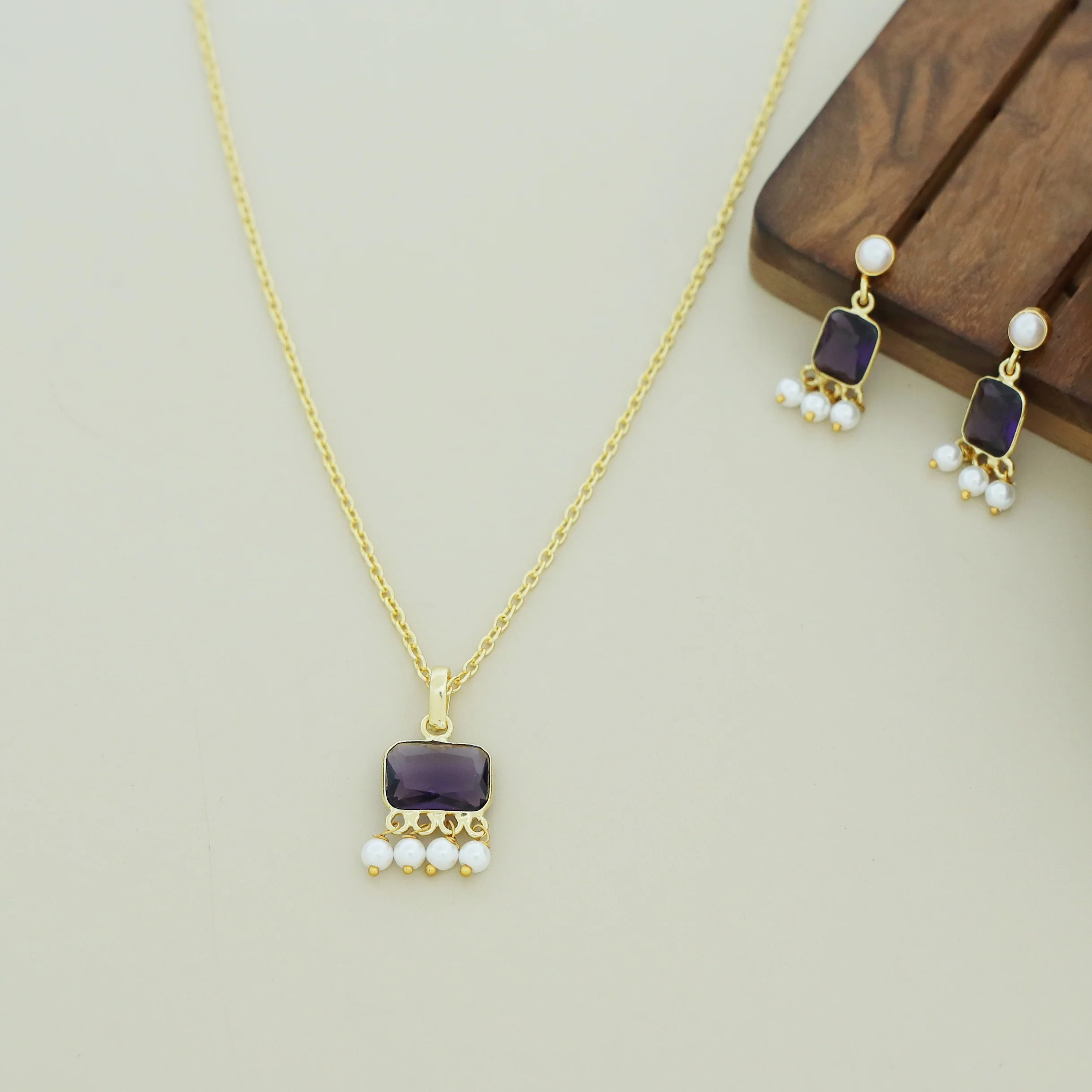 Brenna Rectangle Glossy Pearl Neckpiece With Earring - Image 4