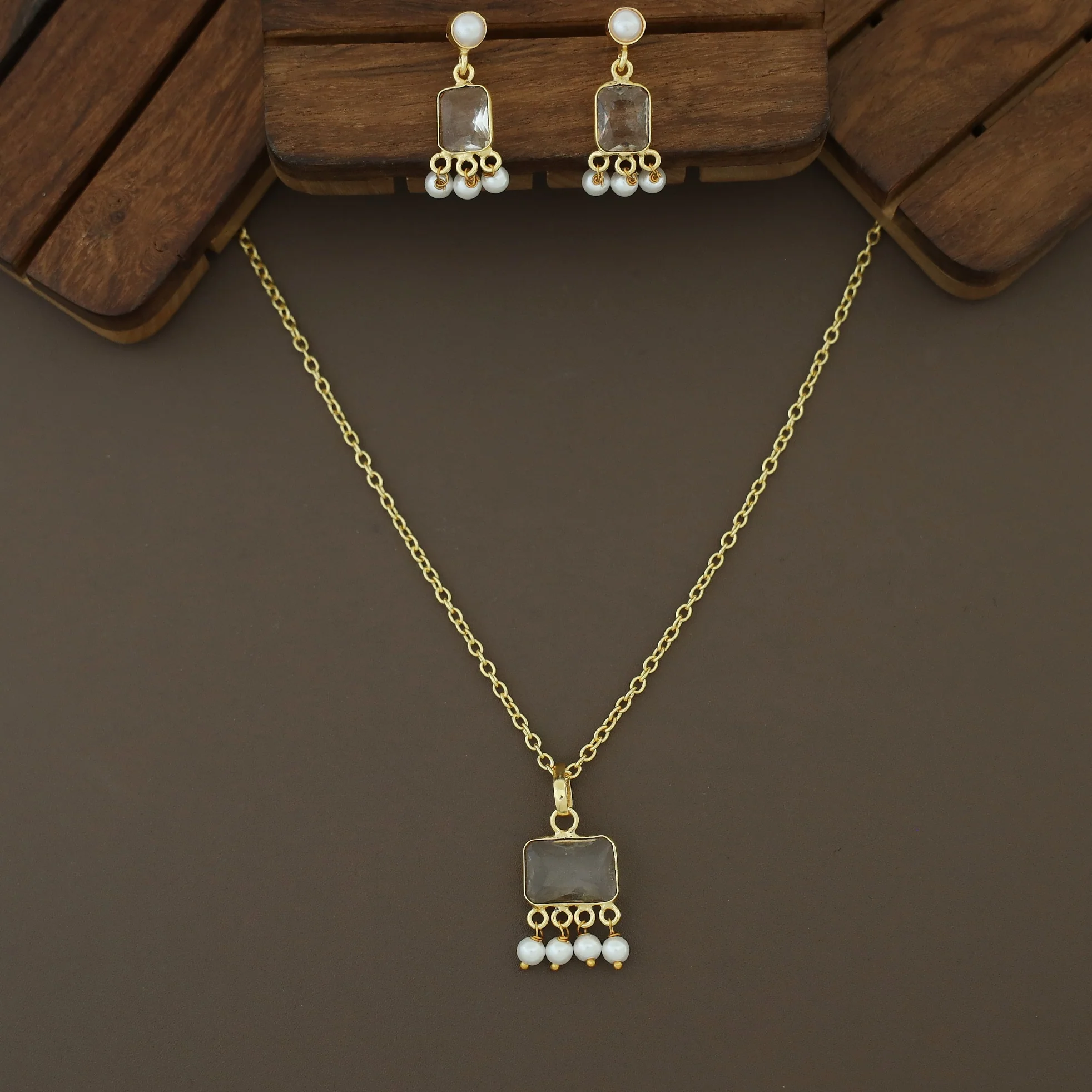 Brenna Rectangle Glossy Pearl Neckpiece With Earring - Image 6